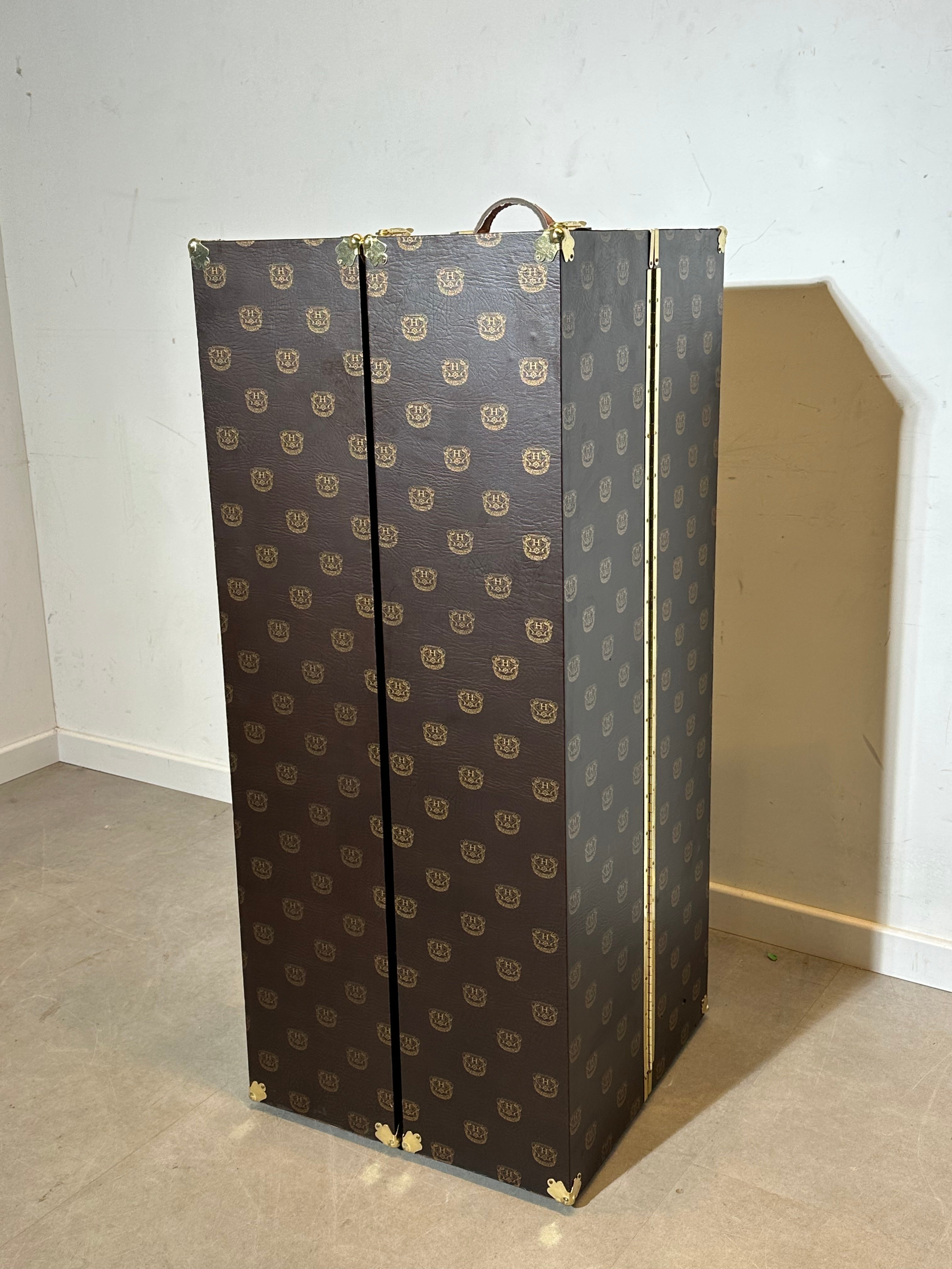 Hendrick’s Gin bar suitcase cabinet