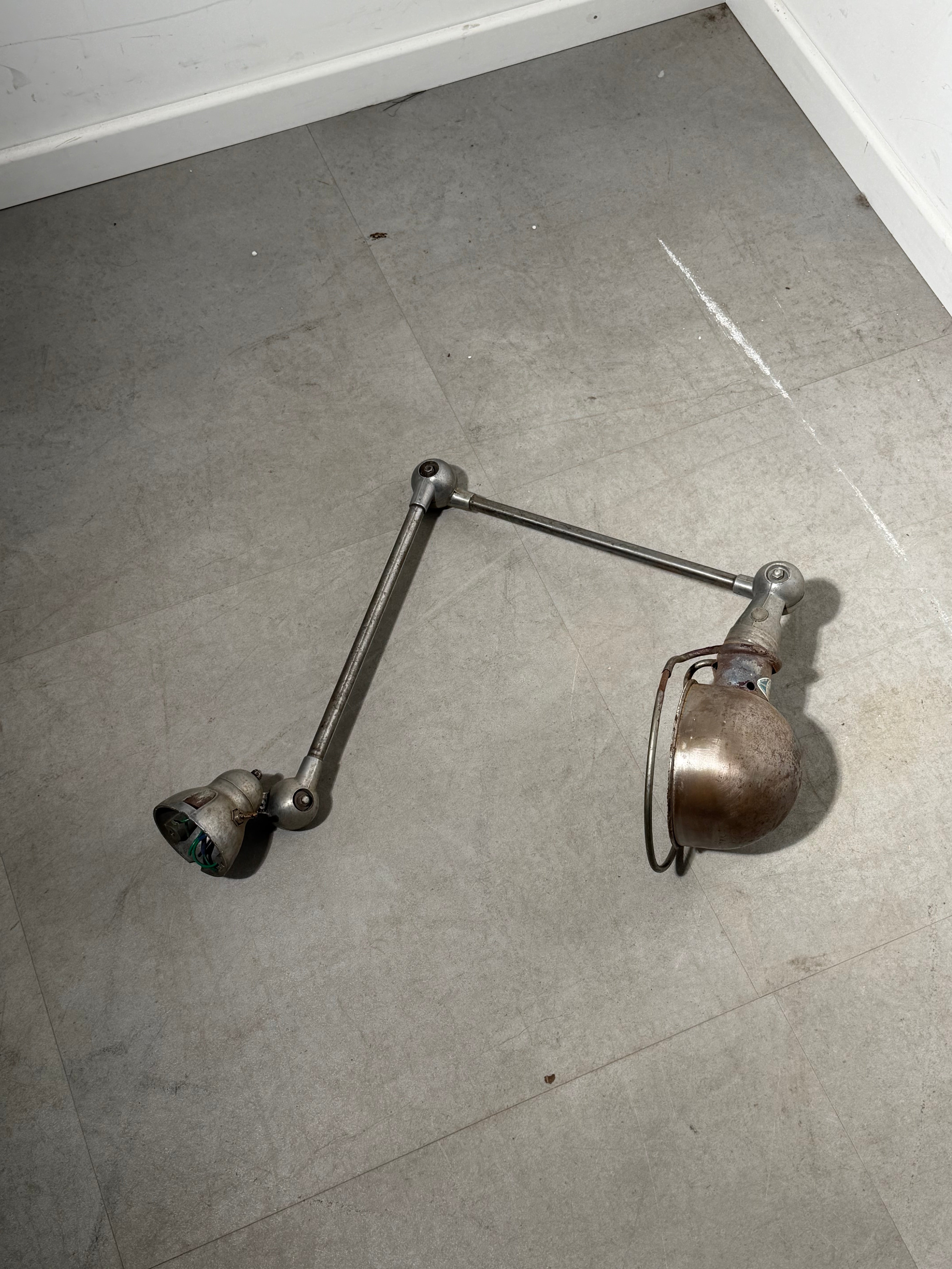Lampe de bureau Jieldé originale – Lyon, France (Style industriel classique)
