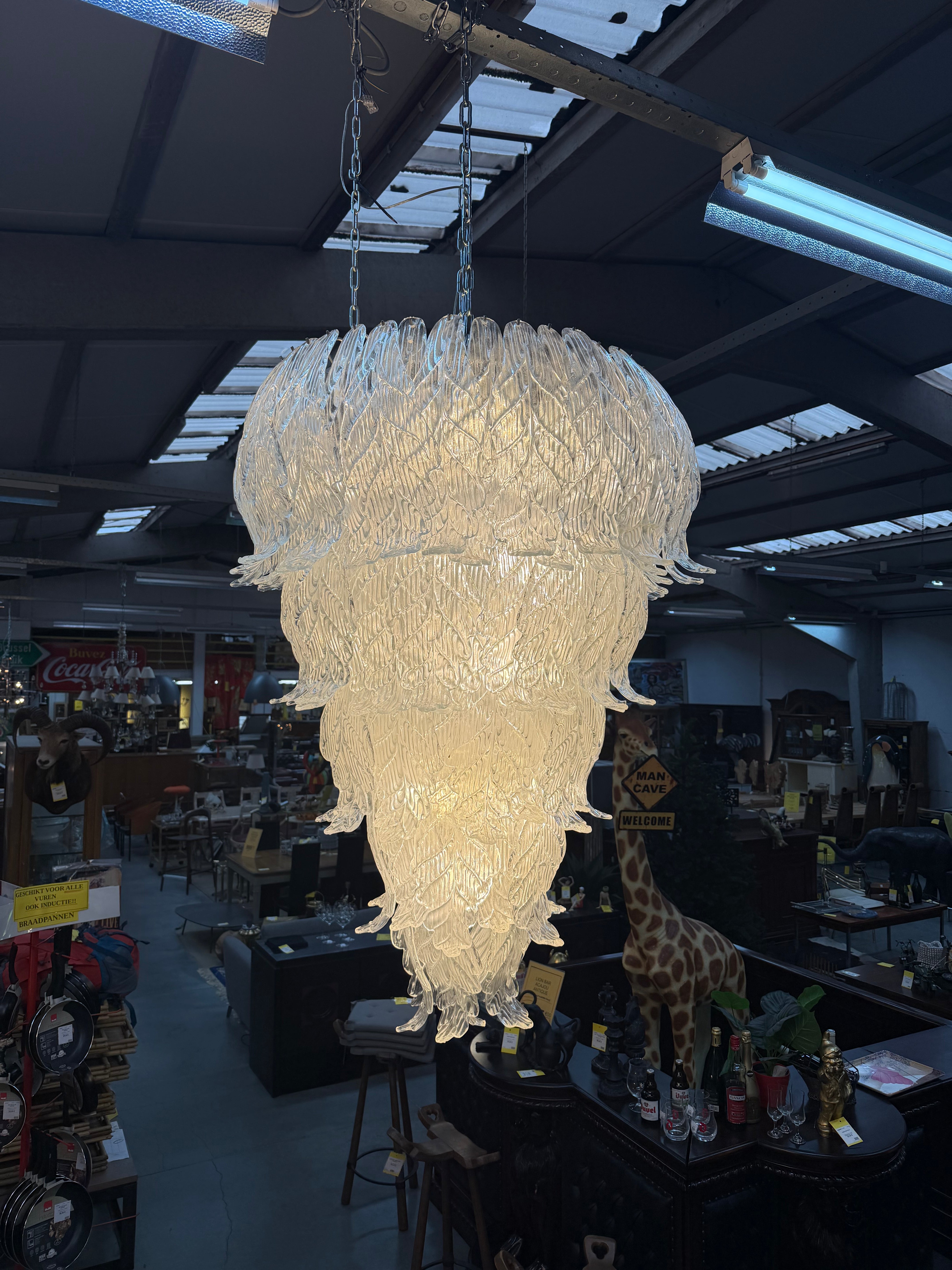 Lustre XL en verre de Murano à motif de feuilles — années 1980