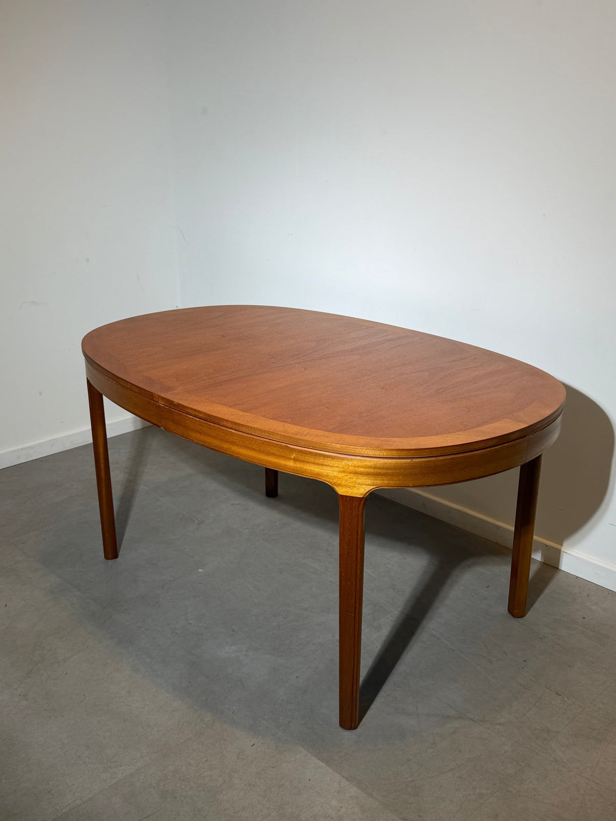 Nathan Extendable Teak Dining Table – British Mid-Century Modern, 1960s