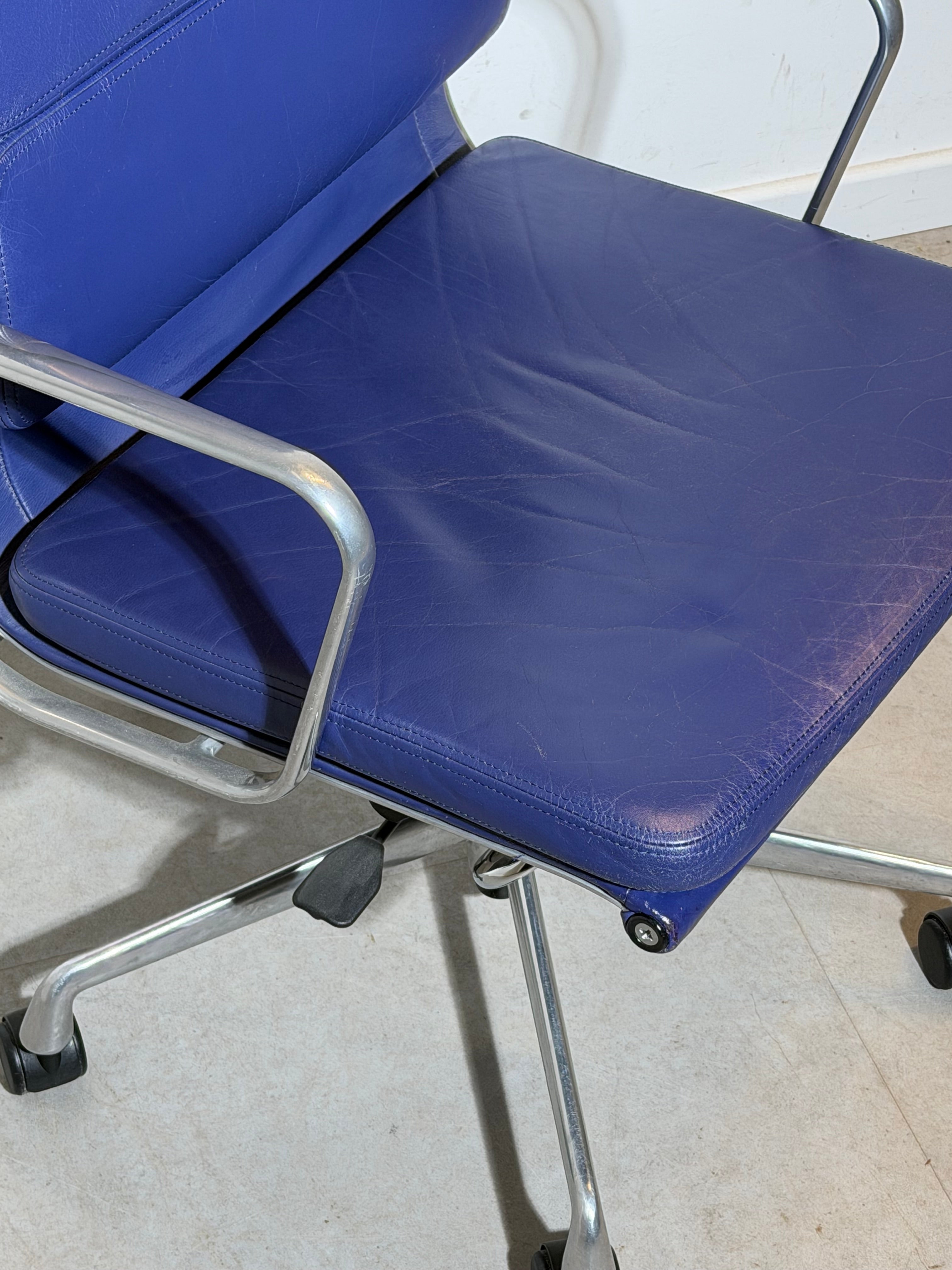 Vitra Charles &amp; Ray Eames EA 219 bureaustoel met zachte zitting