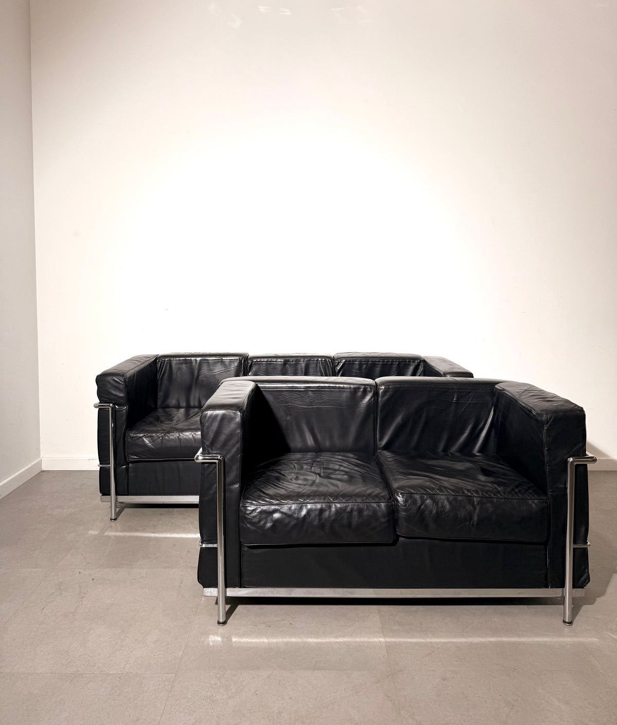 Cassina “Le Corbusier” Style Sofa Set – Le Corbusier Replica
