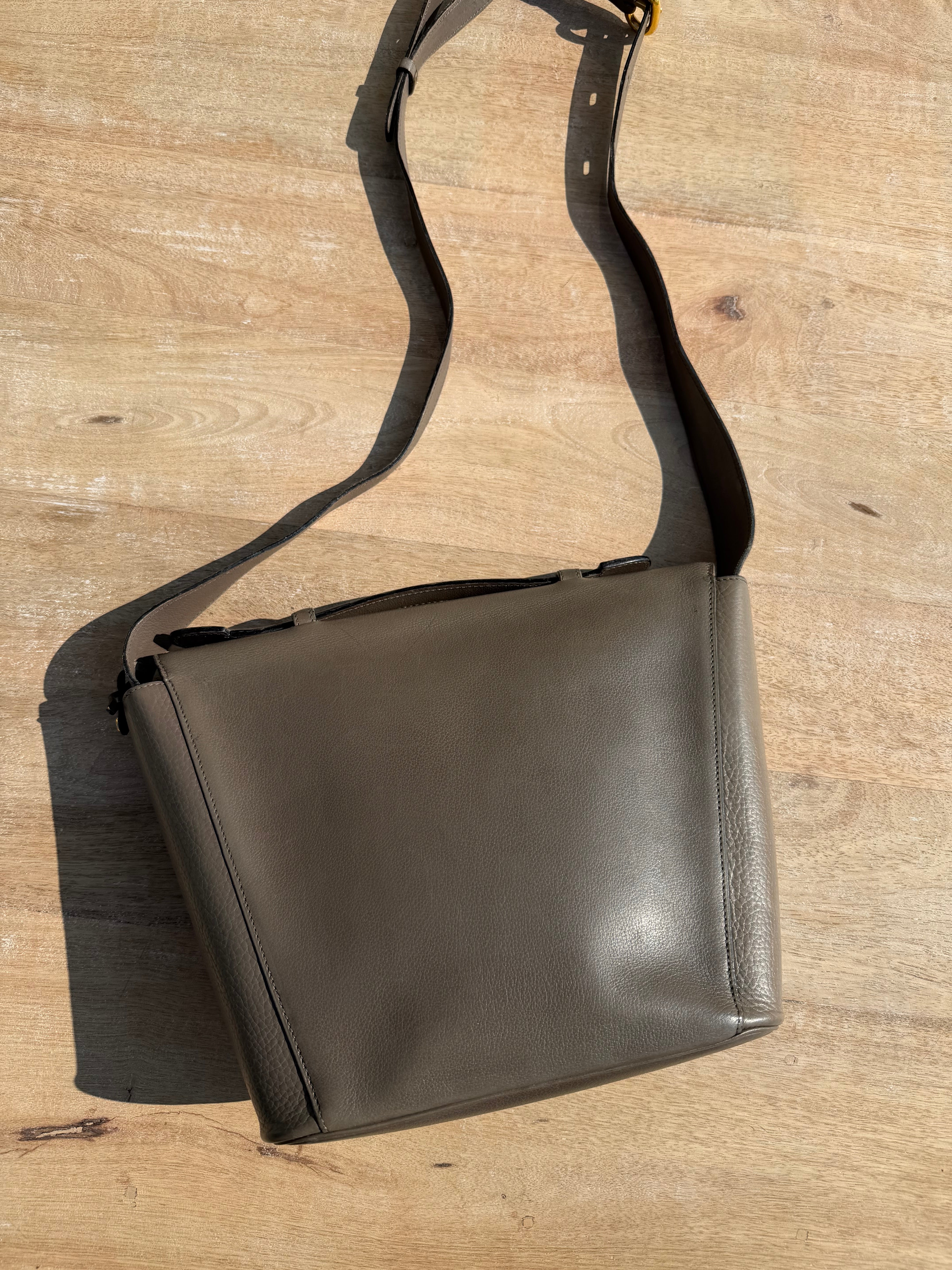 Delvaux Taupe Leather Crossbody Bag – Timeless Elegance – 25 x 33 cm