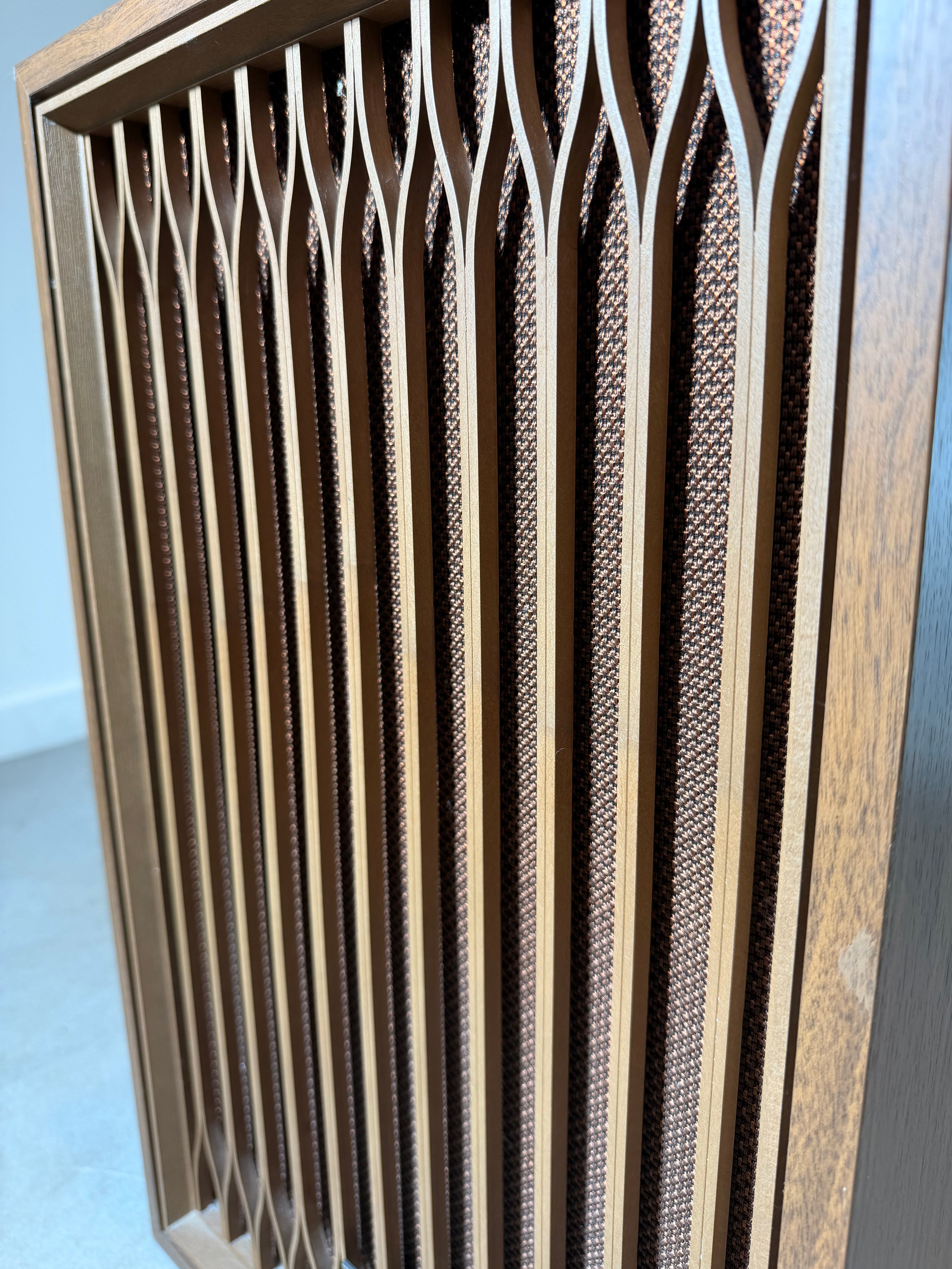 Set of Vintage Kenwood 4040D Speakers
