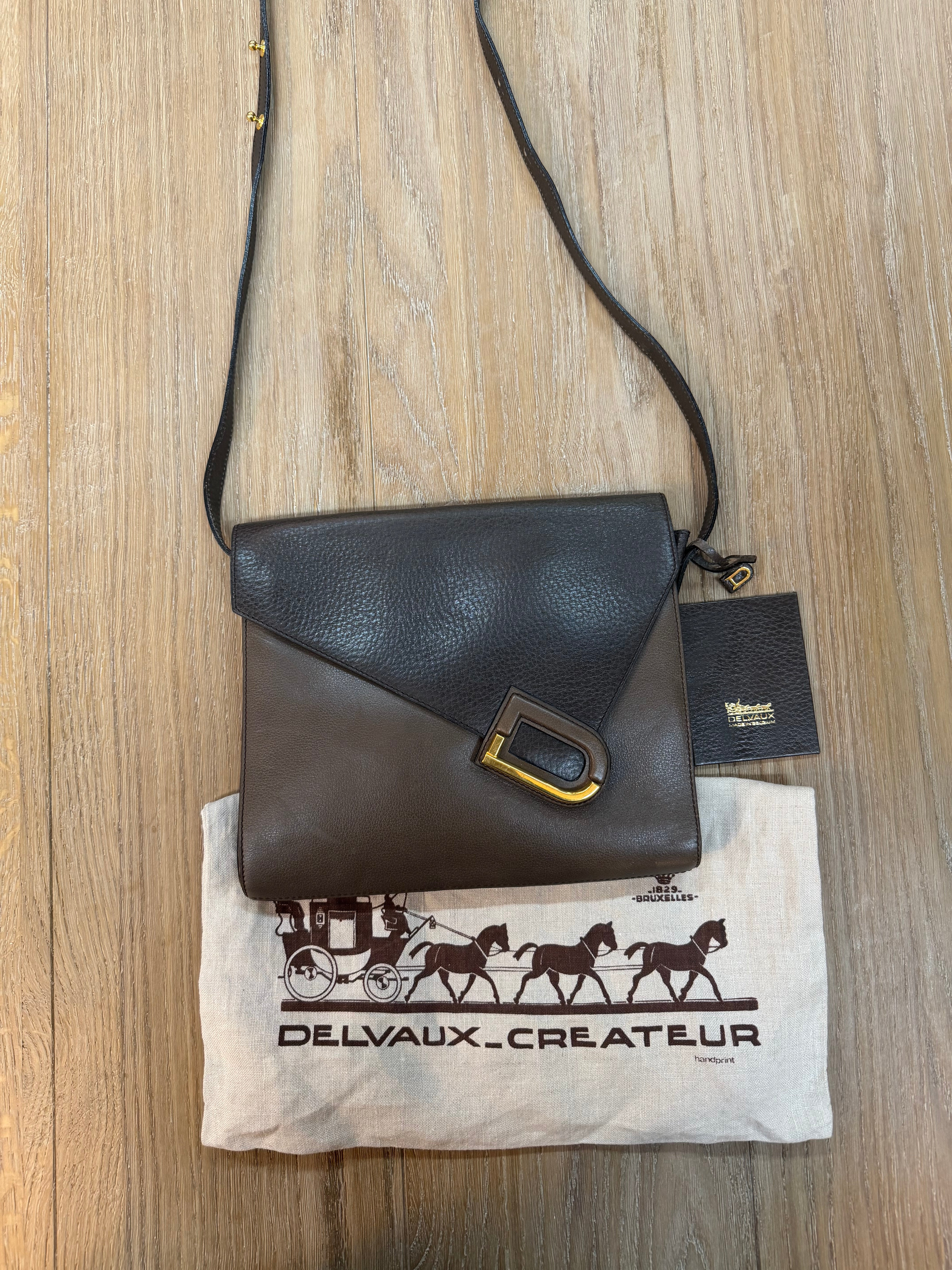 Delvaux “Roméo” Crossbody Bag – Two-Tone Brown Leather – 26 x 22 cm