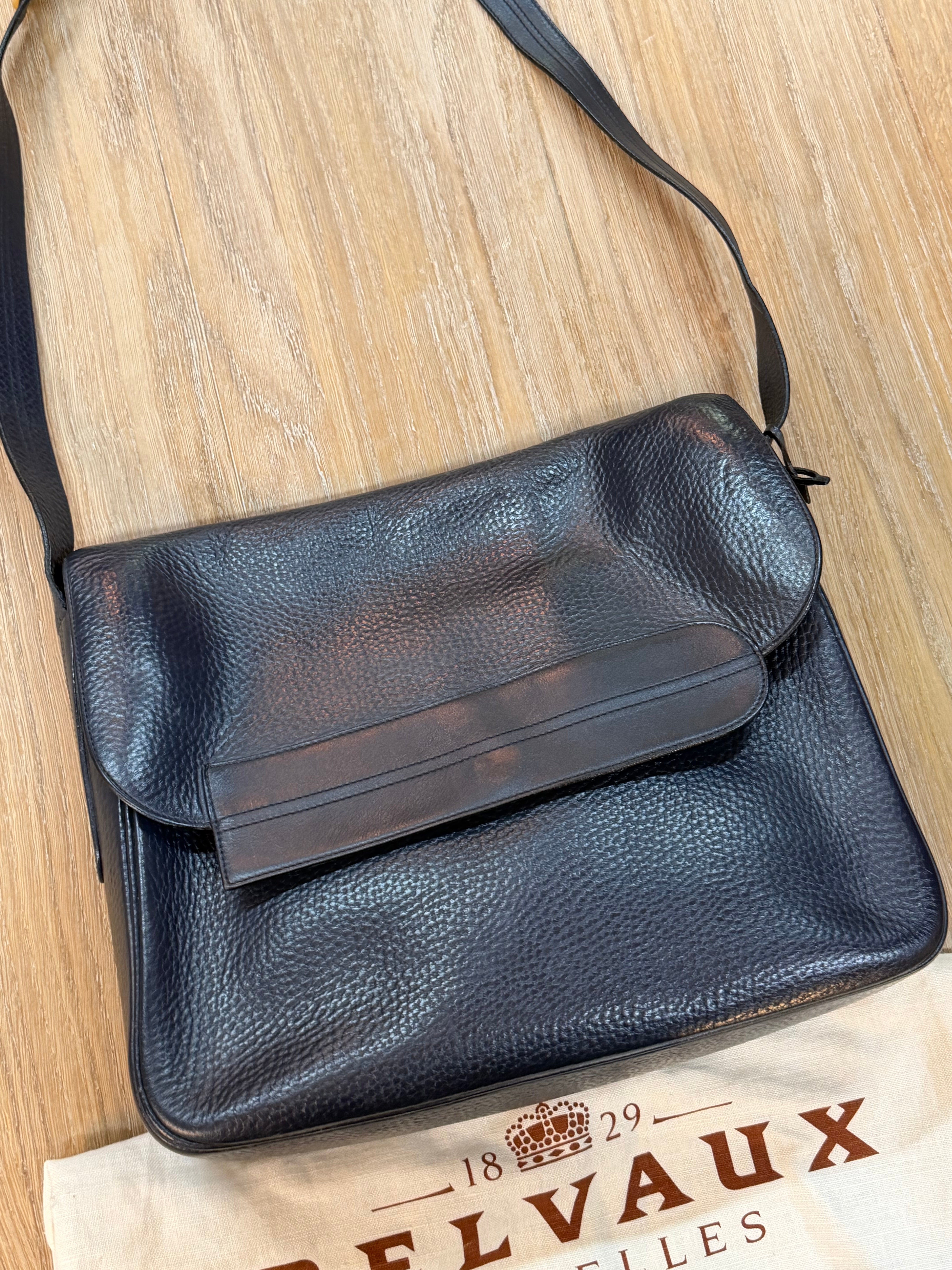 Delvaux Large Crossbody / Laptop Bag – Black Leather – 34 x 30 cm