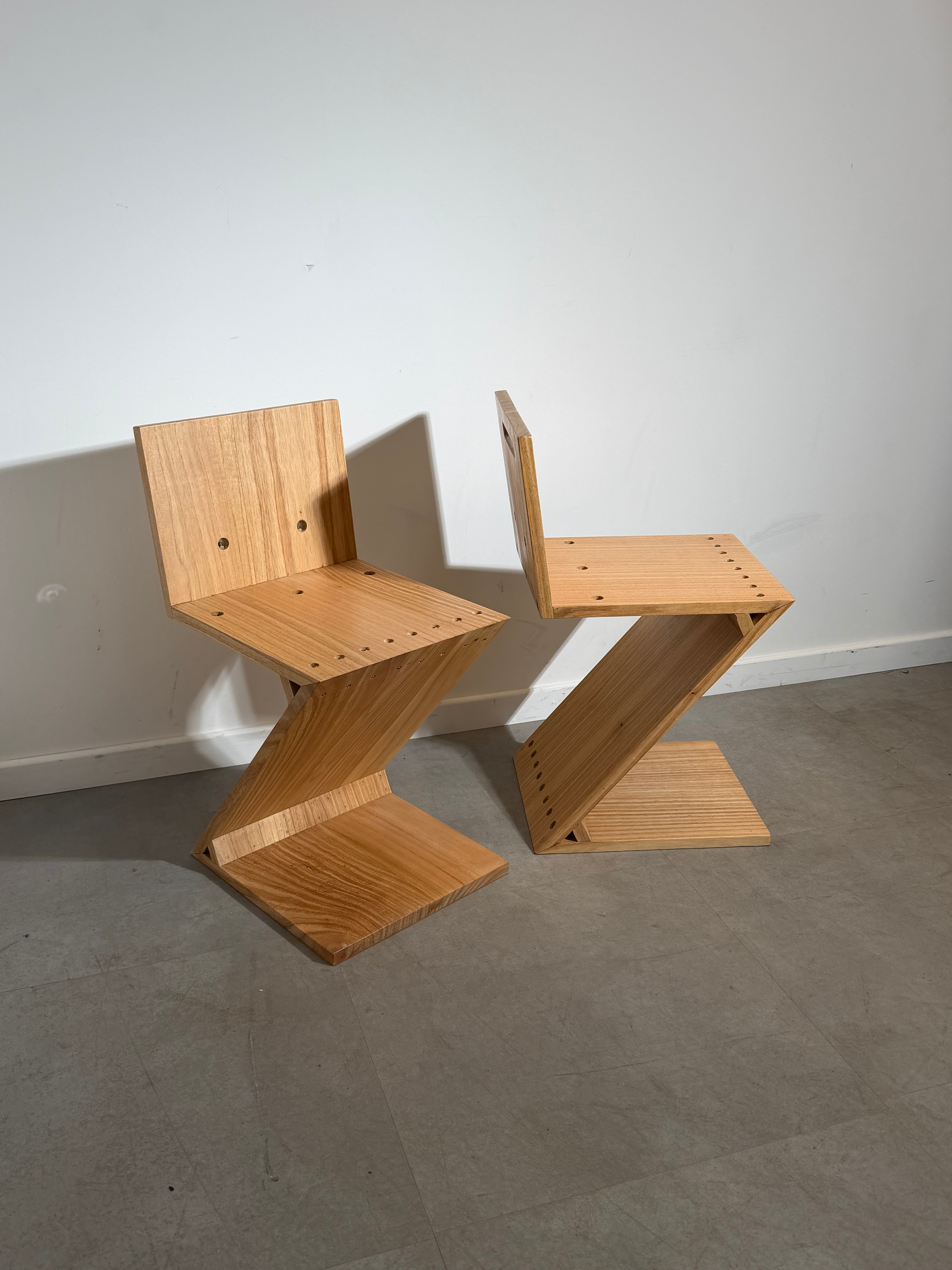 Zig Zag Wooden Chair – Sculptural Postmodern Design