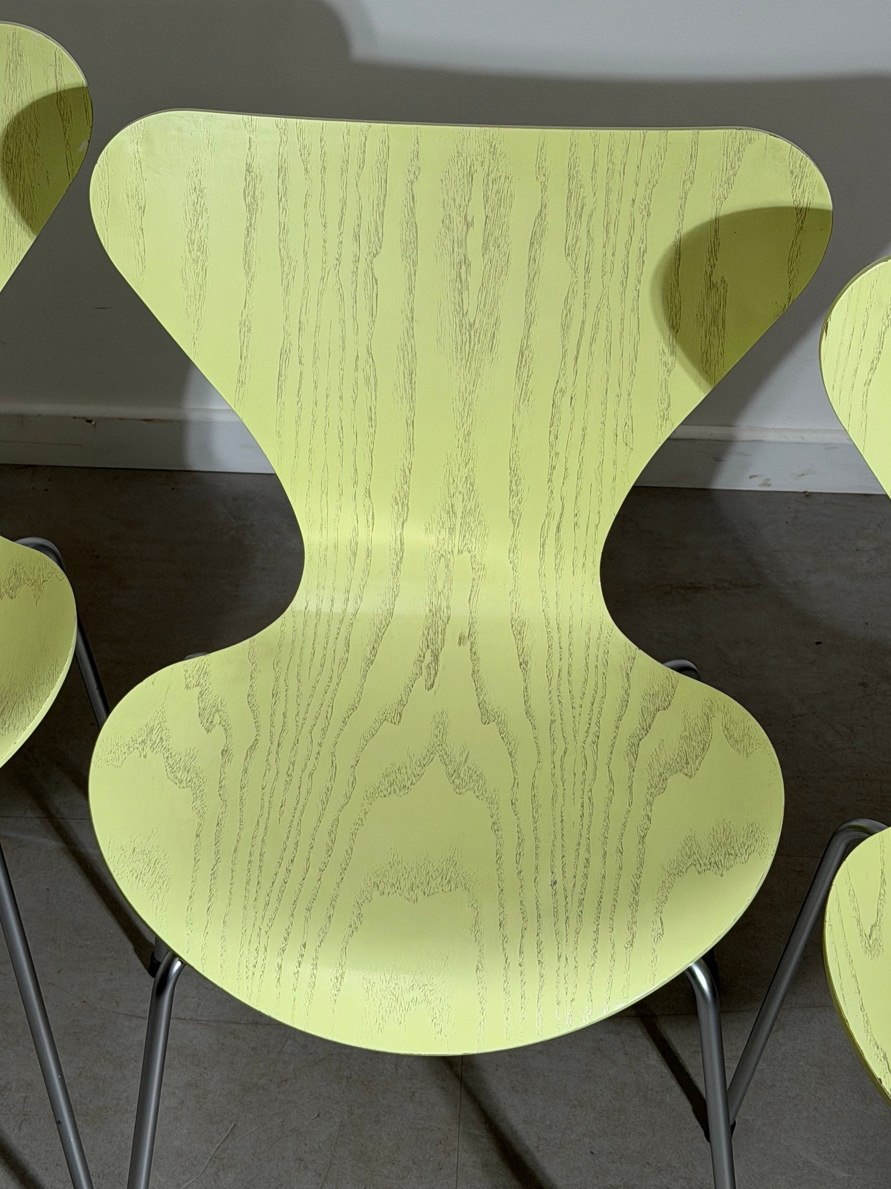 Set of 6 Fritz Hansen Series 7 Chairs – Arne Jacobsen – Lime – 2007