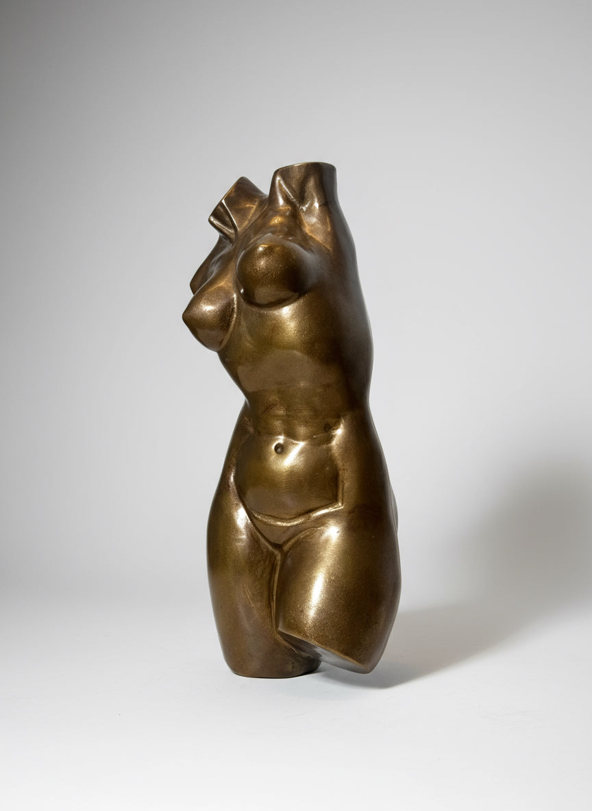 Torse féminin en bronze