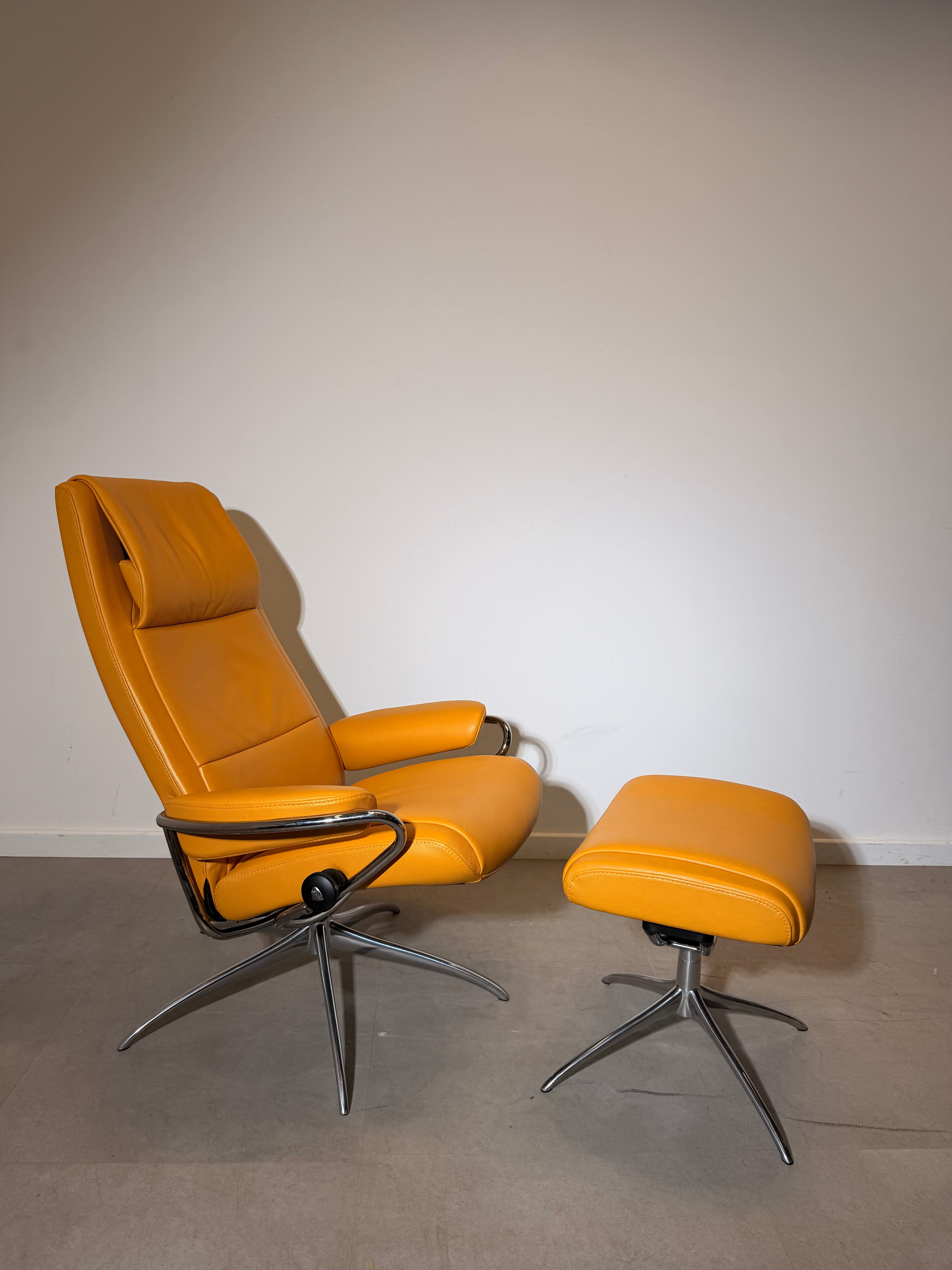 Stressless City Recliner with Ottoman – Mustard Yellow Leather