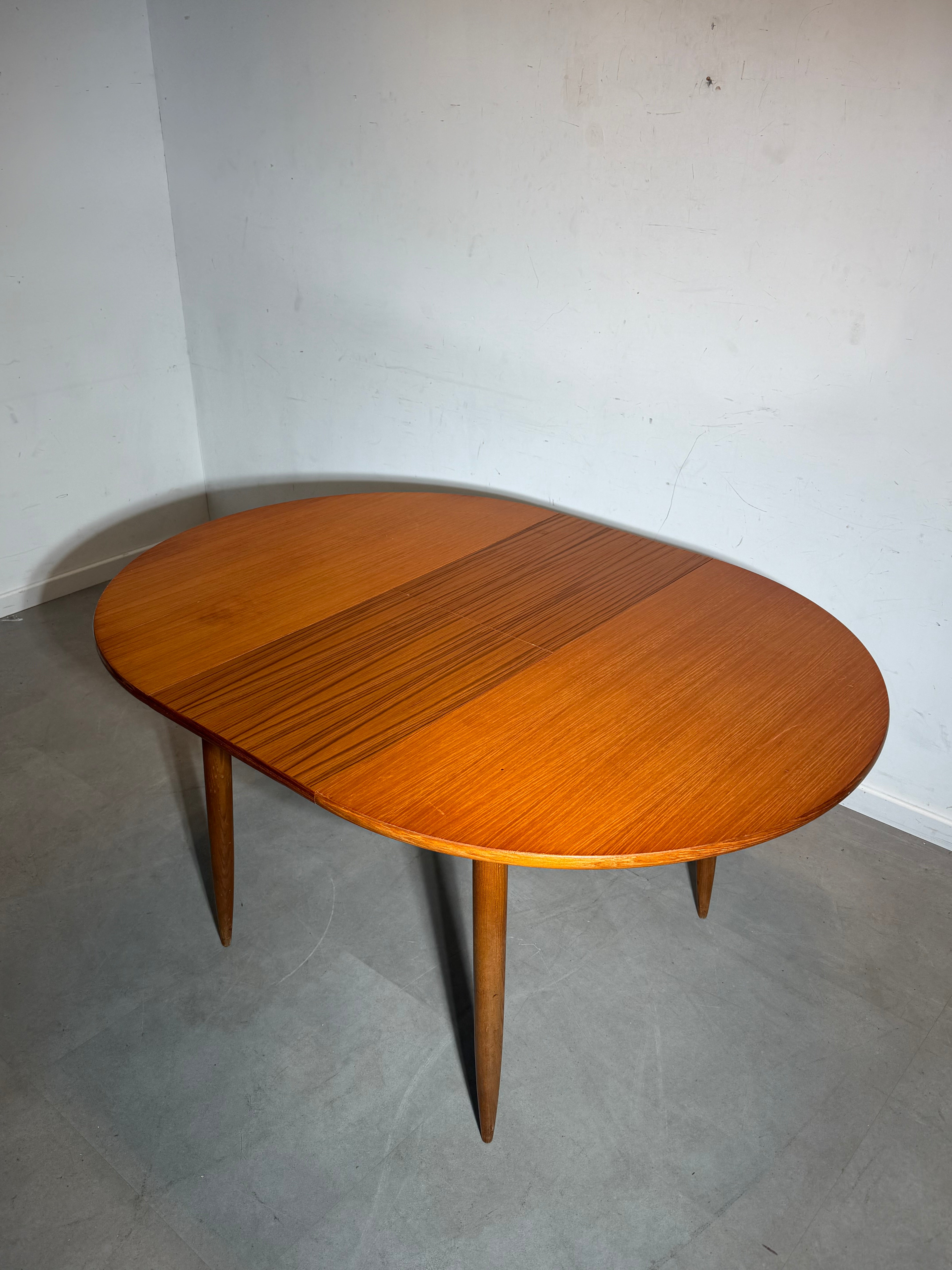 Vintage Teak Extendable Dining Table Ø110 / 155 cm | Mid Century Round Oval Dining Table