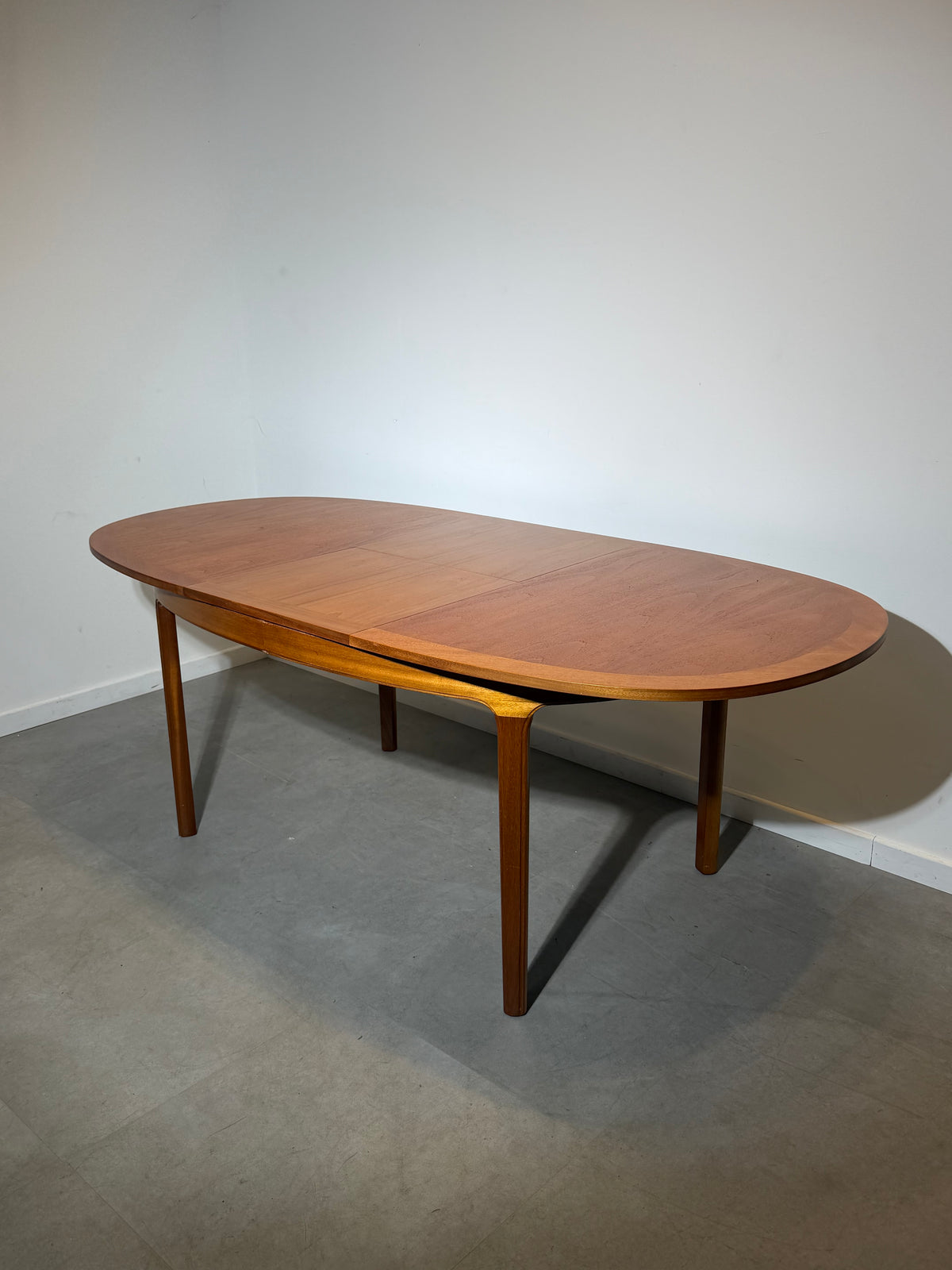 Nathan Extendable Teak Dining Table – British Mid-Century Modern, 1960s