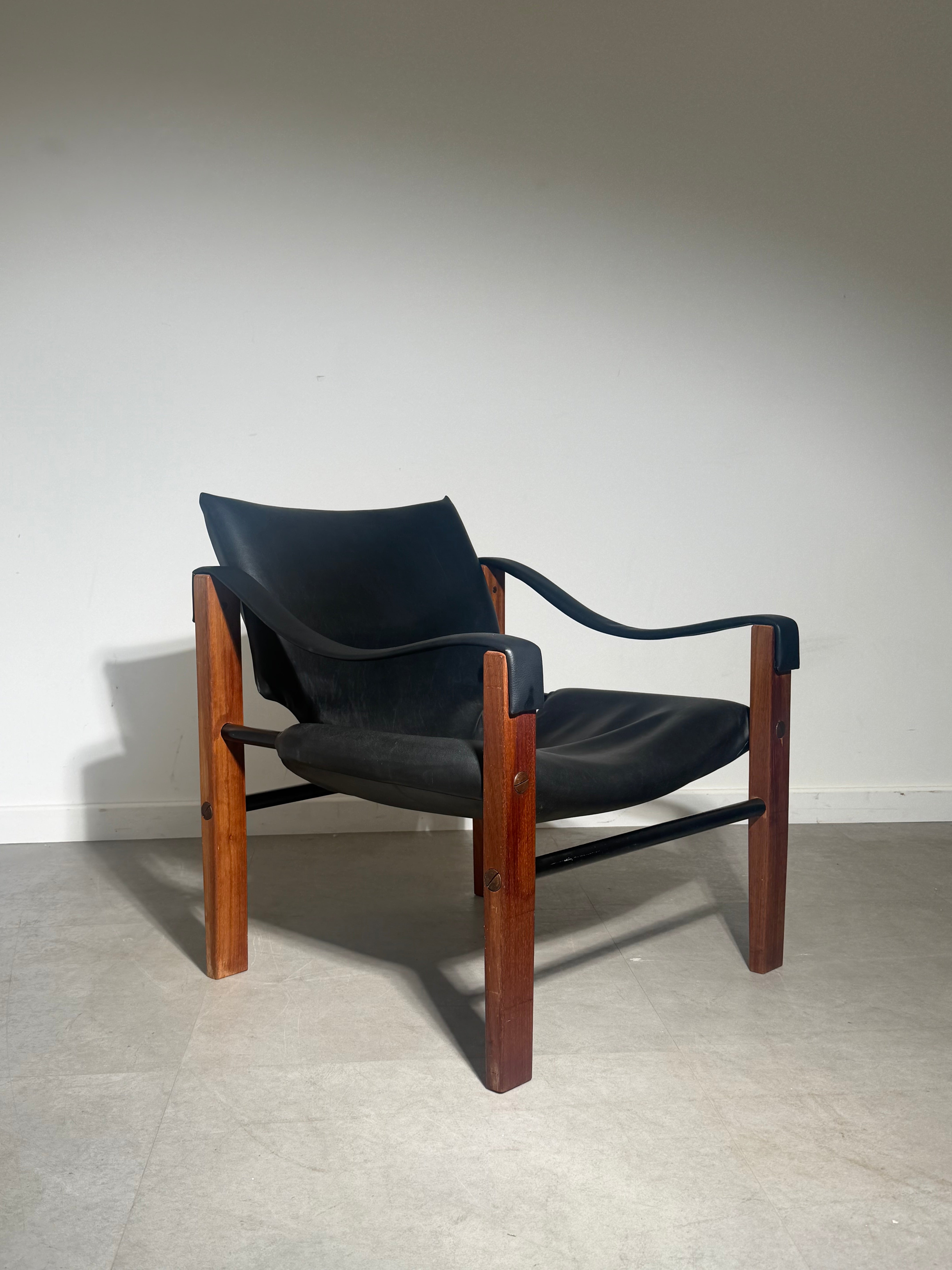 Vintage Arkana Falkirk Lounge Chair – Black Leather & Wood