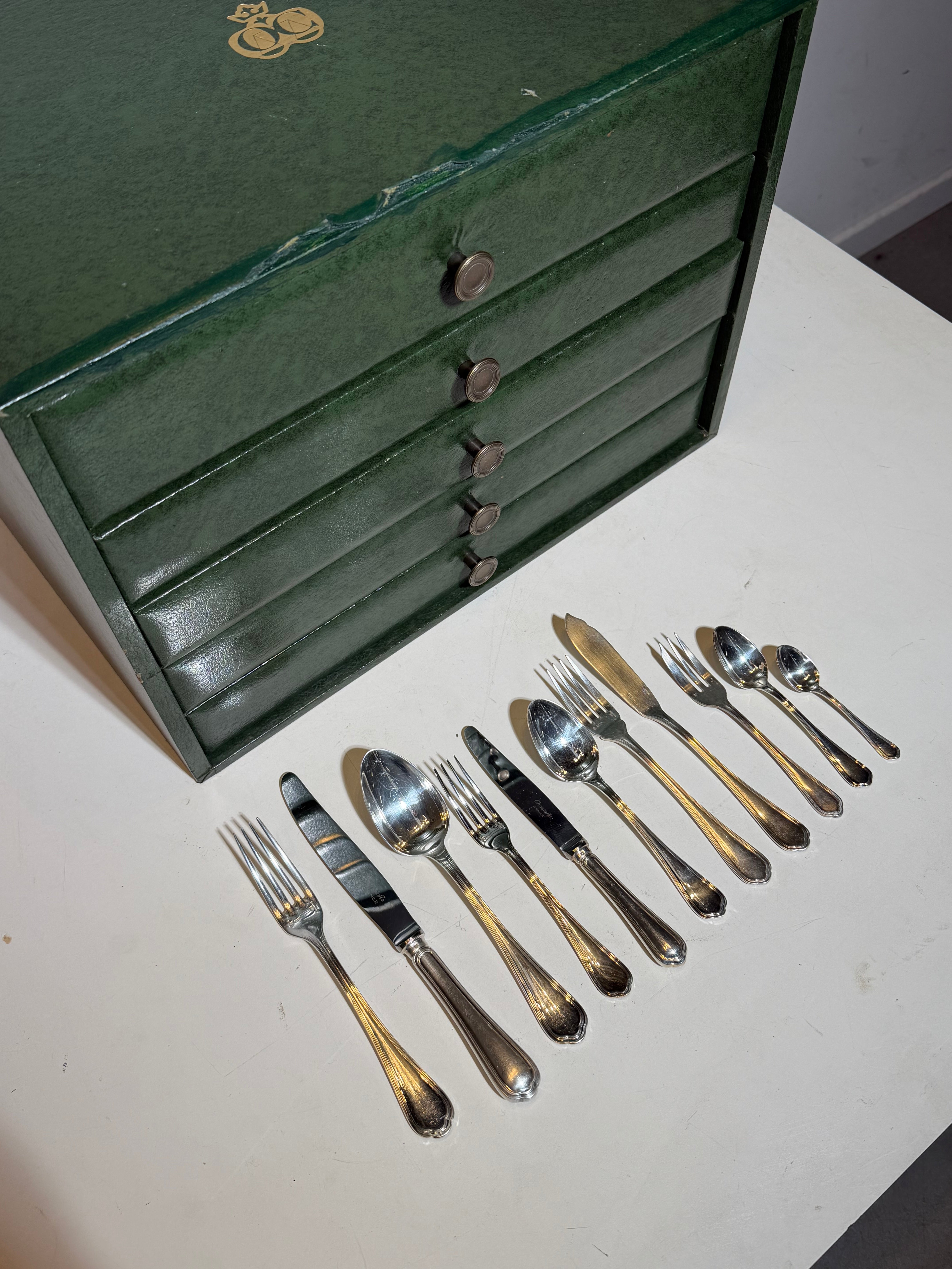 Christofle “Spatours” verzilverd bestekset – 144 stuks
 met originele anti-oxidatie opbergkist