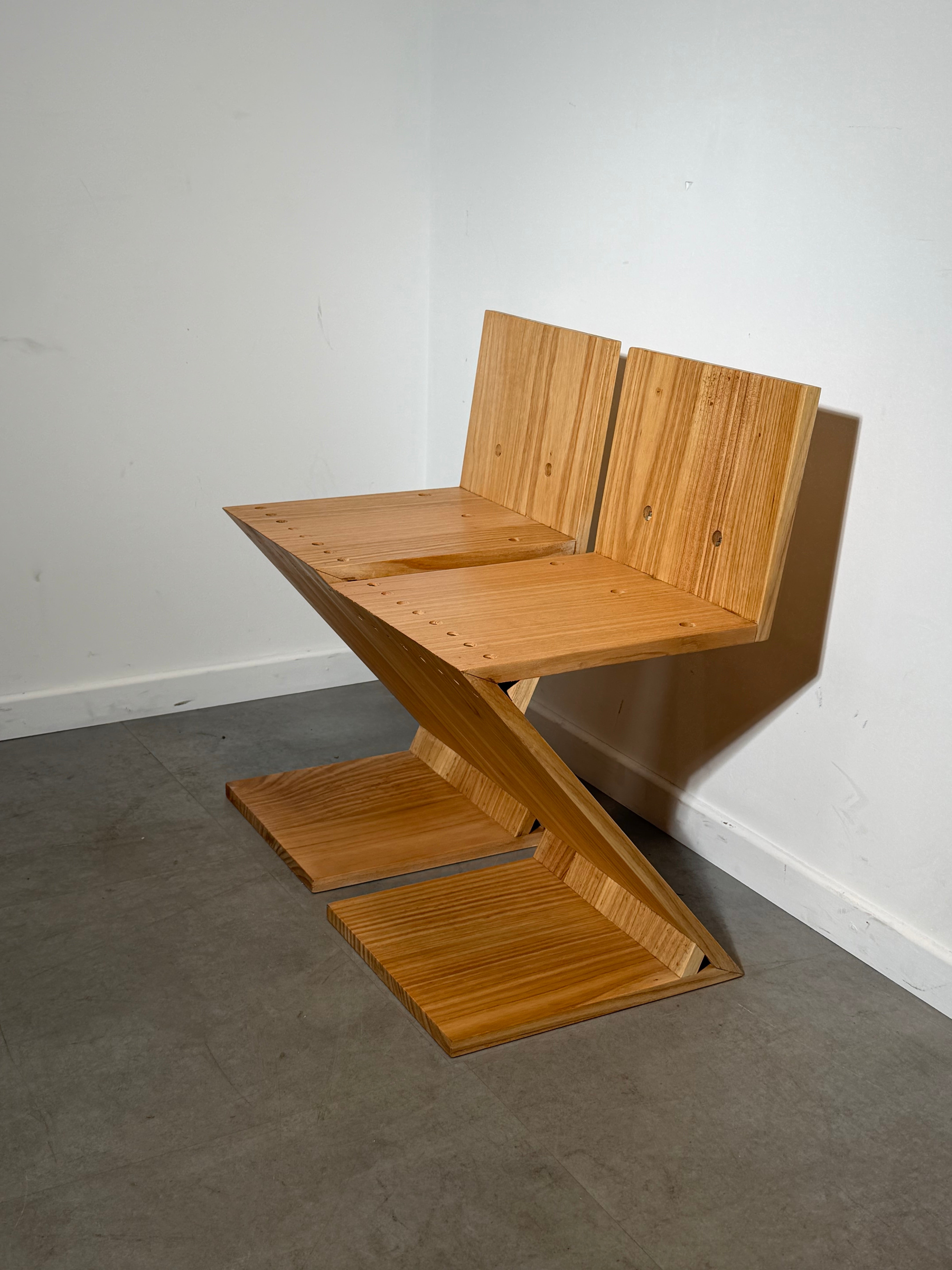 Zig Zag Wooden Chair – Sculptural Postmodern Design
