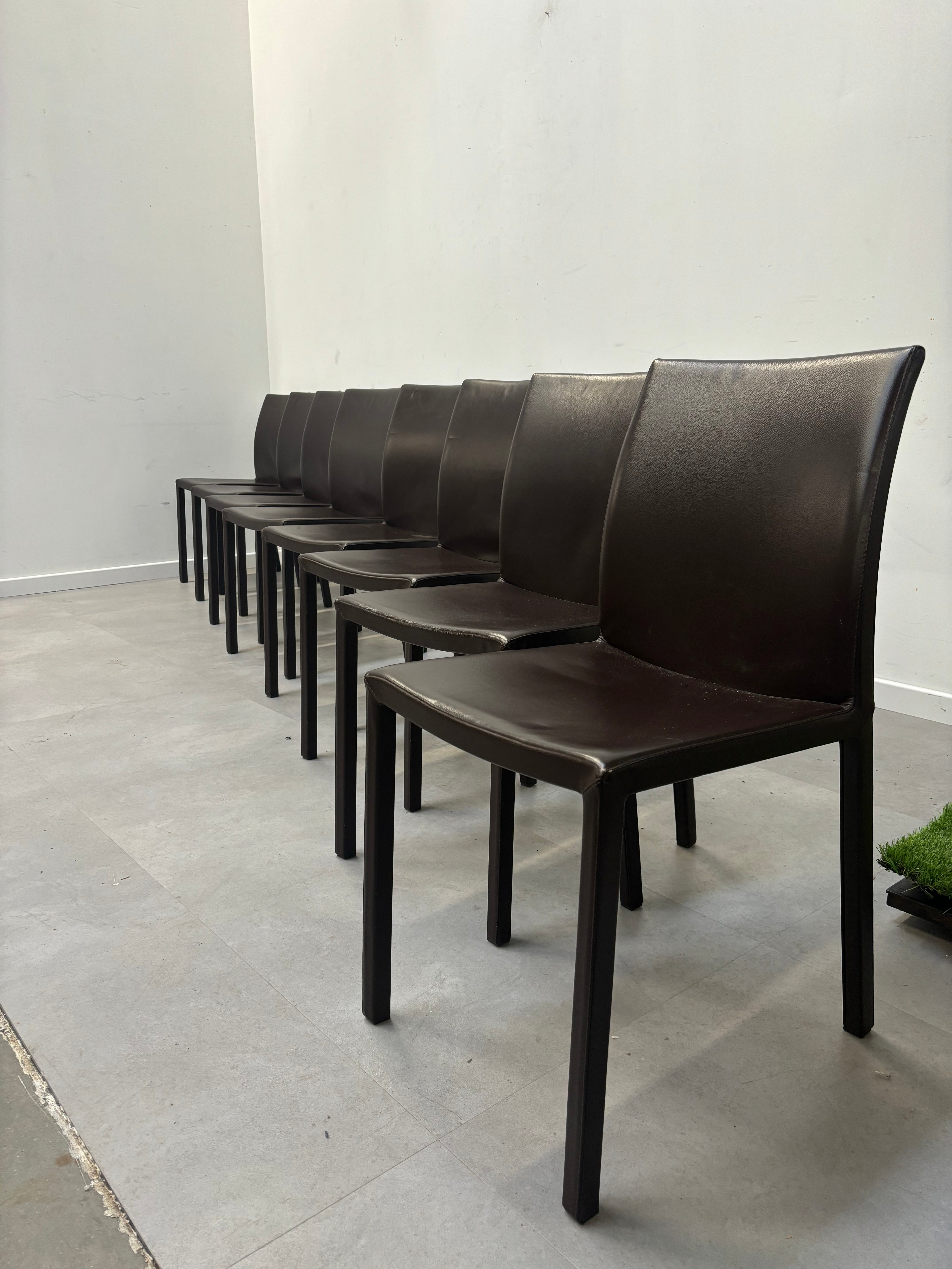 Ensemble de 8 chaises de salle à manger entièrement en cuir marron