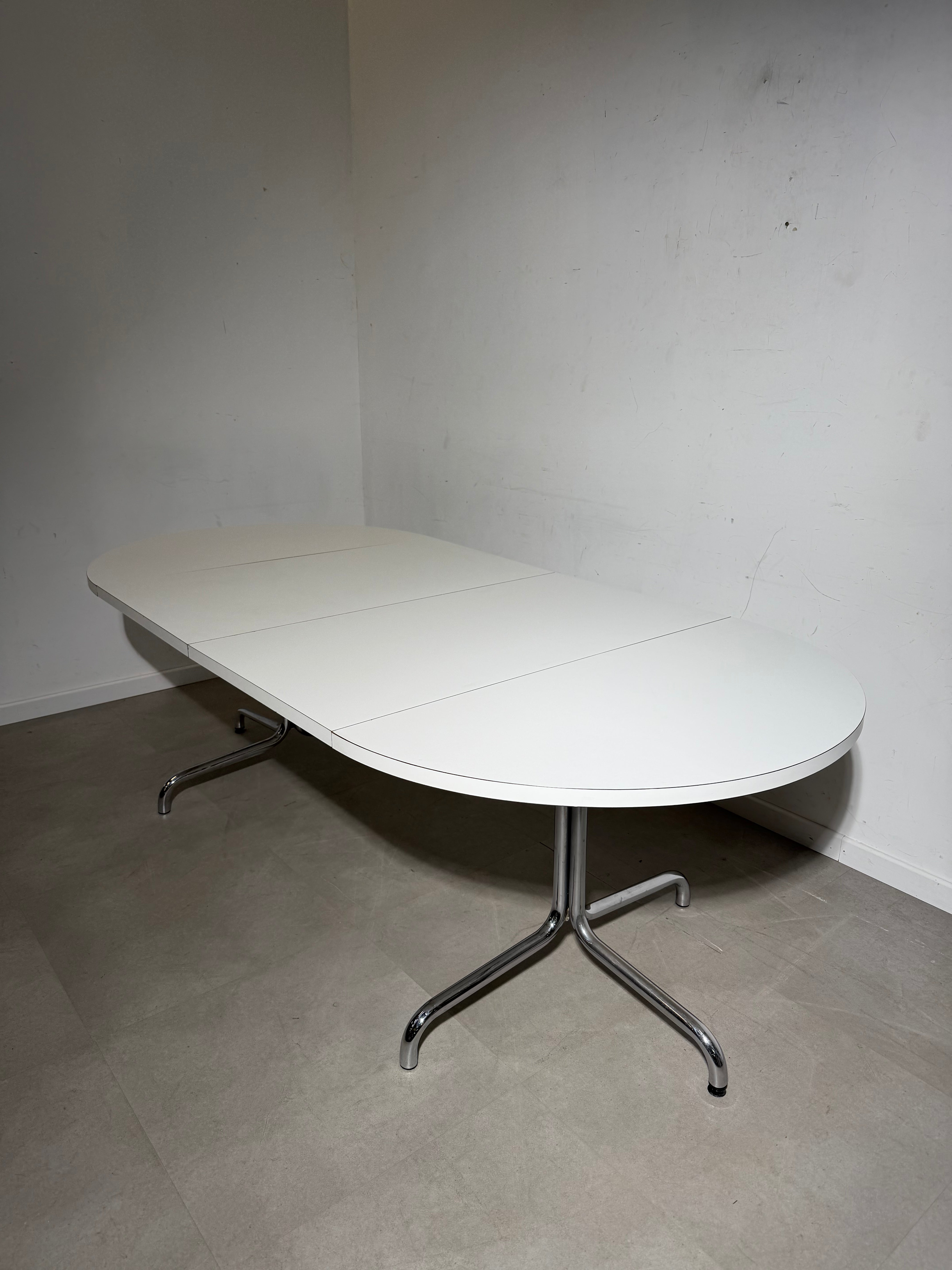 Table de salle à manger ronde extensible Thonet – Modèle S1052 (110–230 cm)