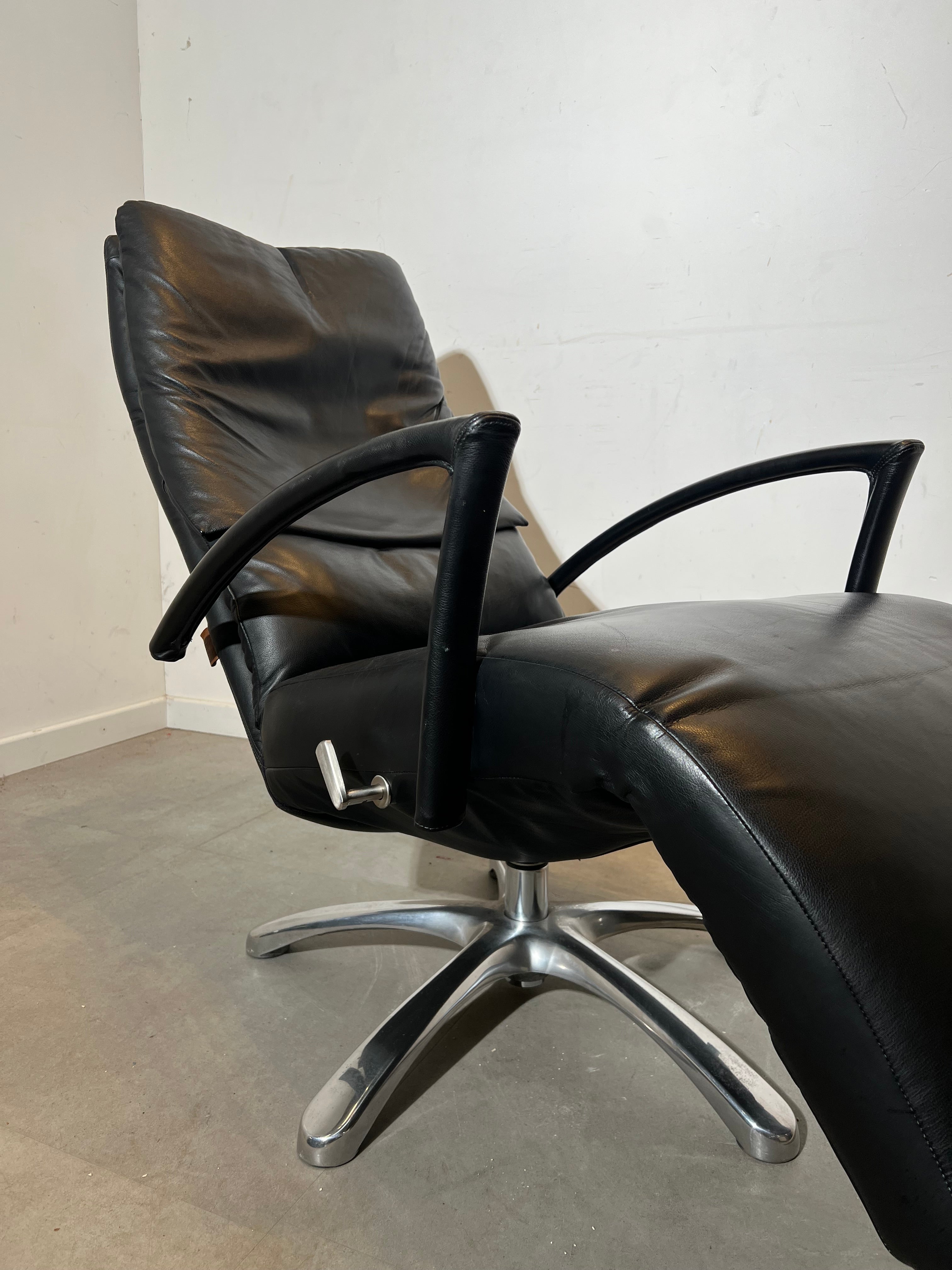 Durlet “Dayton” Leather Relax Armchair