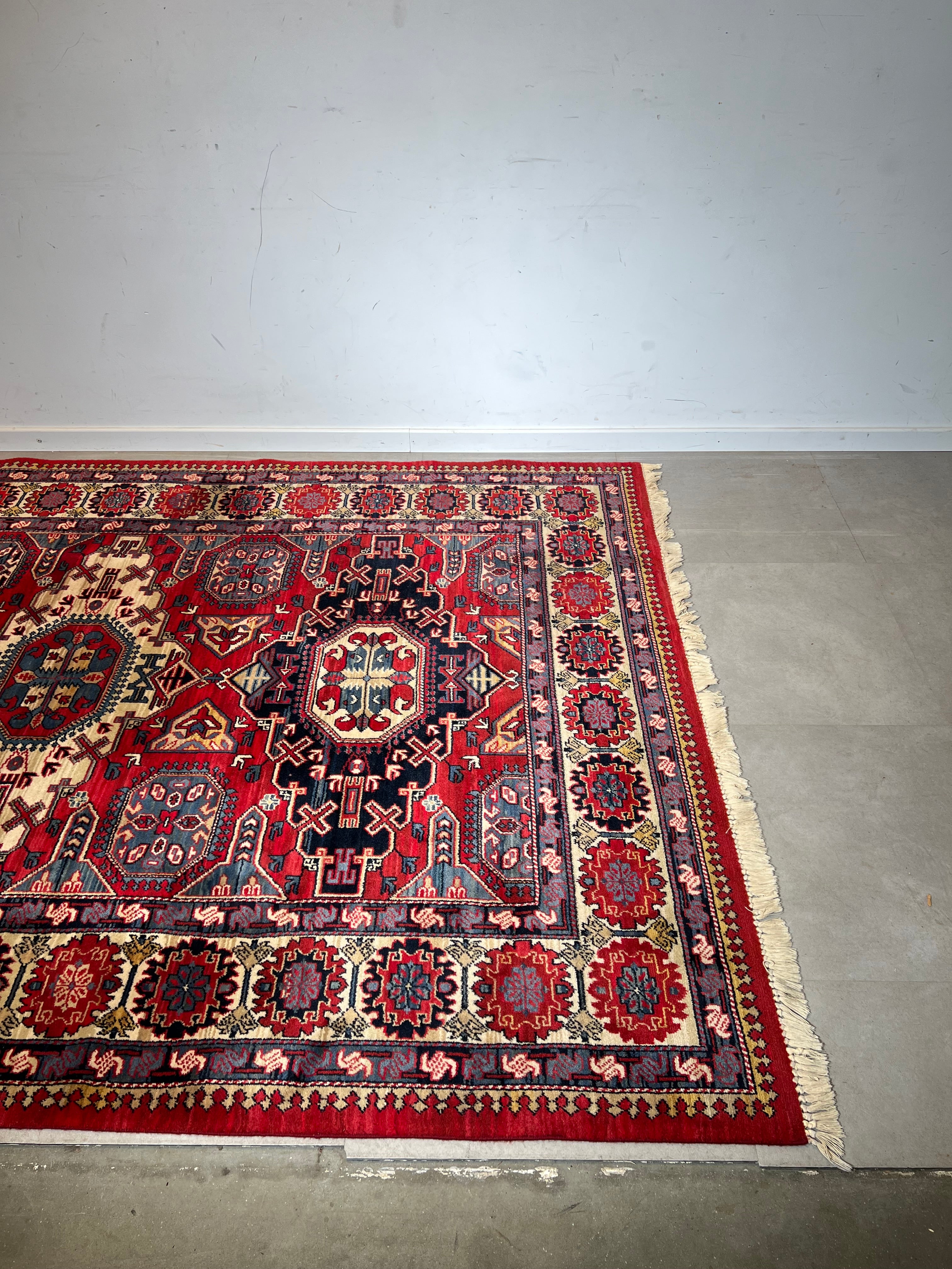 Vintage Kadjar Rug "Louis De Poortere"