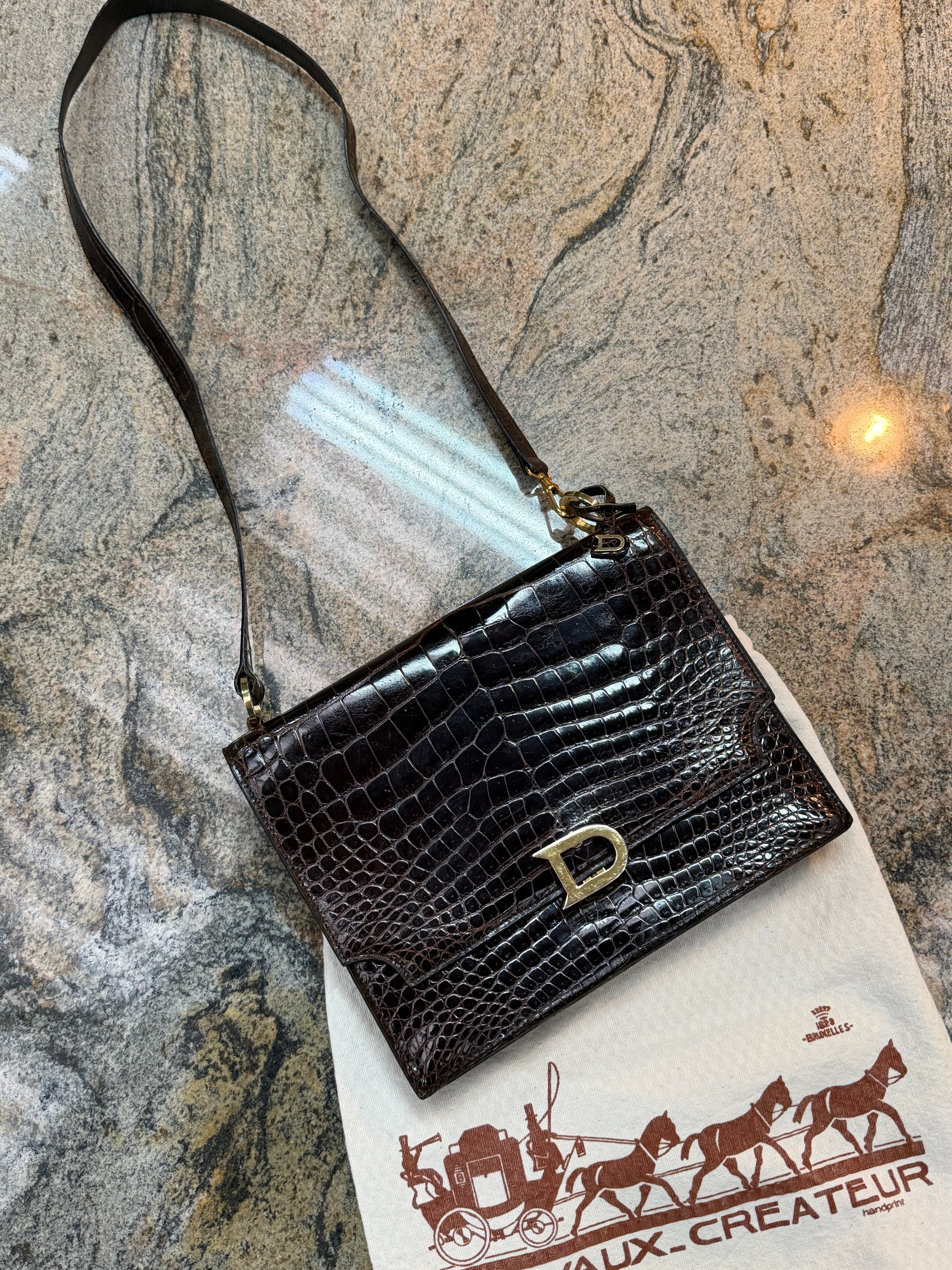 Delvaux Vintage Crocodile Leather Shoulder Bag – 24 x 19 cm | Troc
