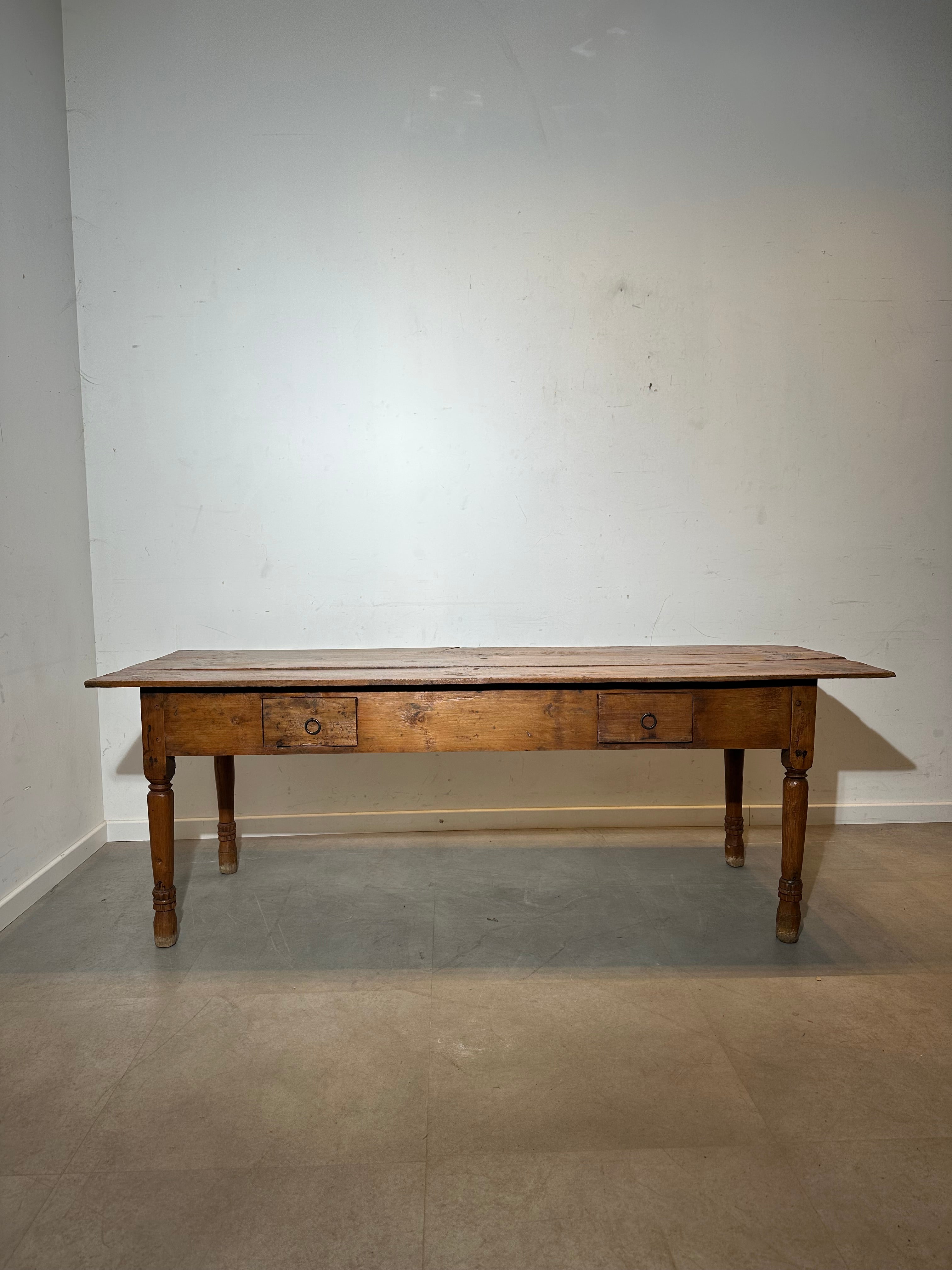 Table de ferme française ancienne