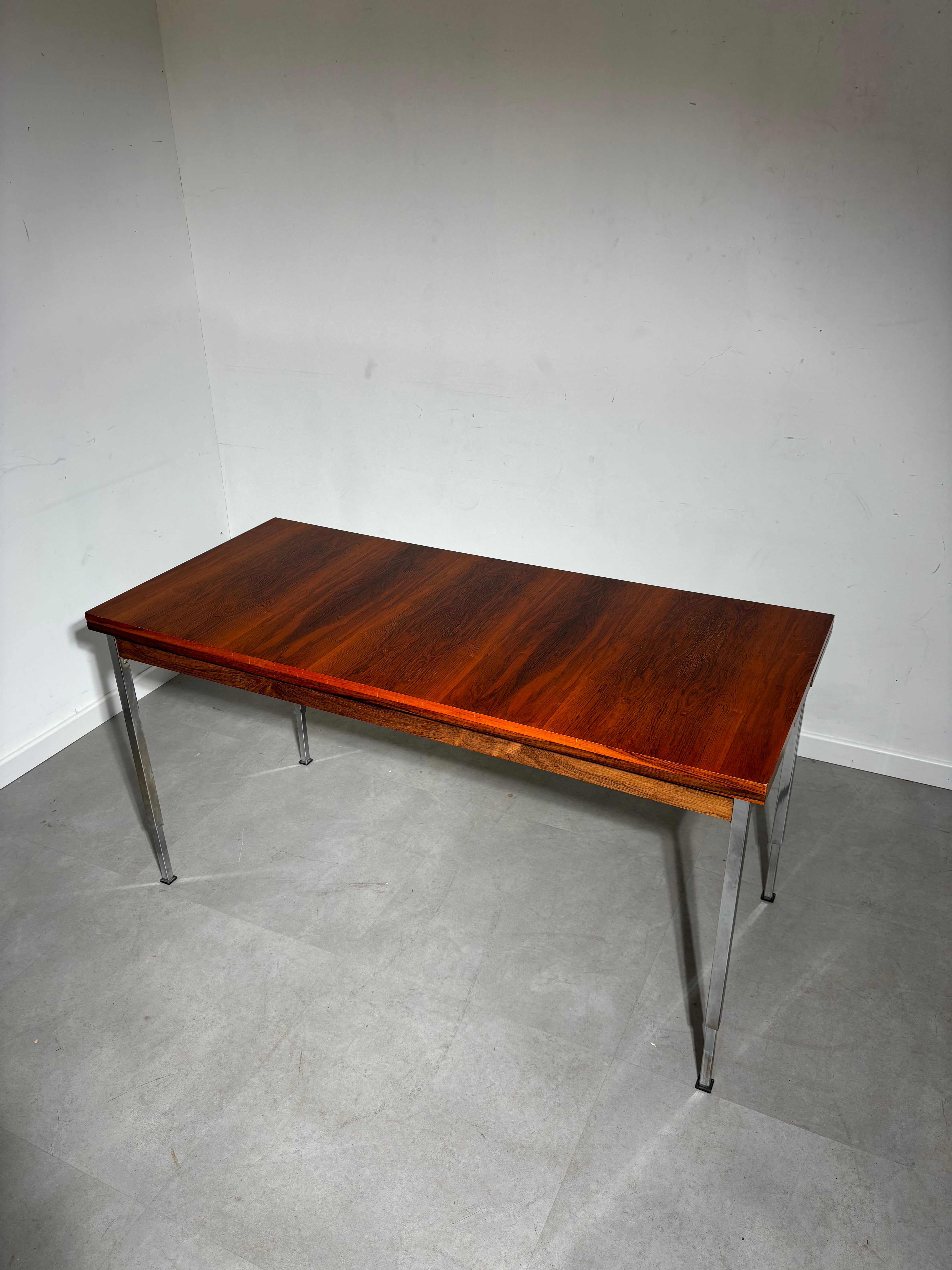 Rosewood coffeetable / dining table convertible