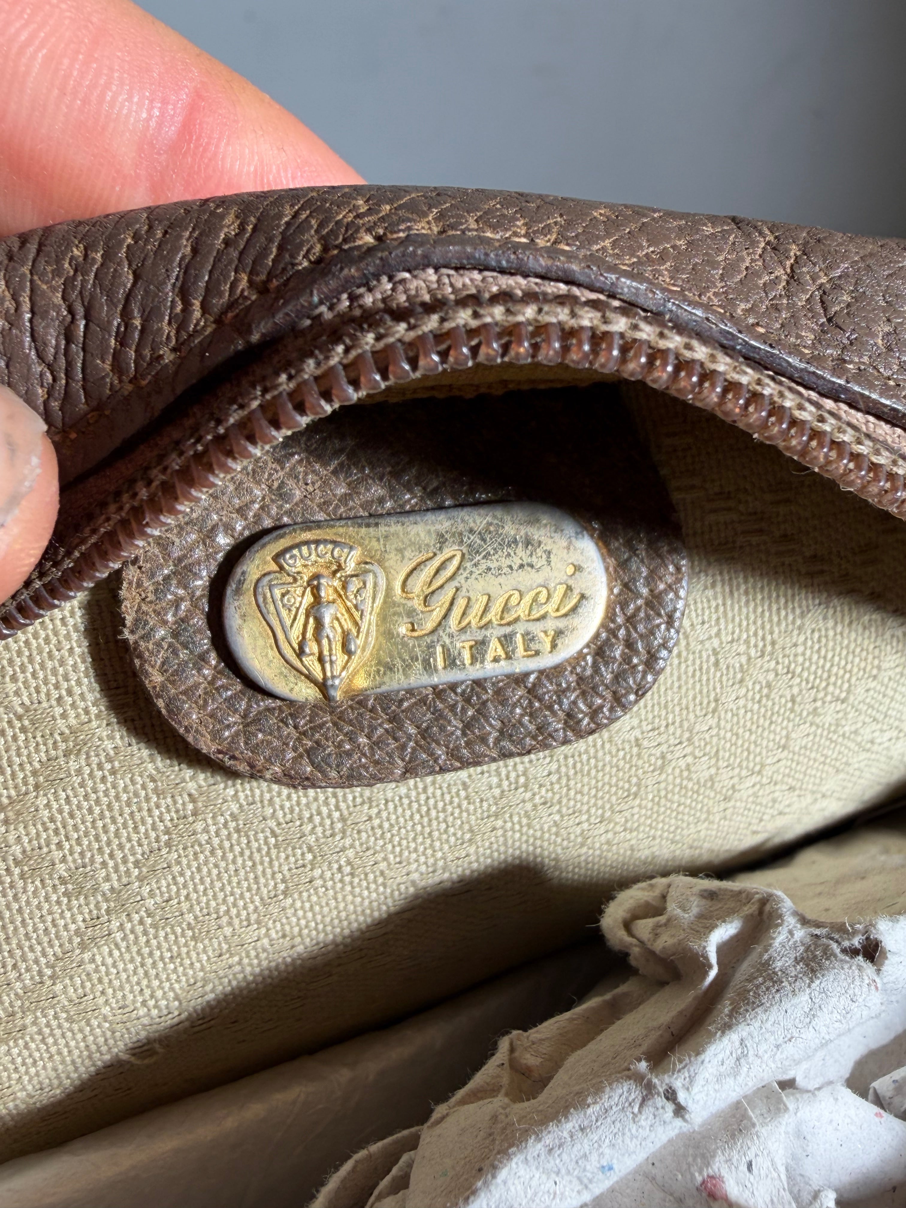 Sac bandoulière ovale Gucci en toile GG