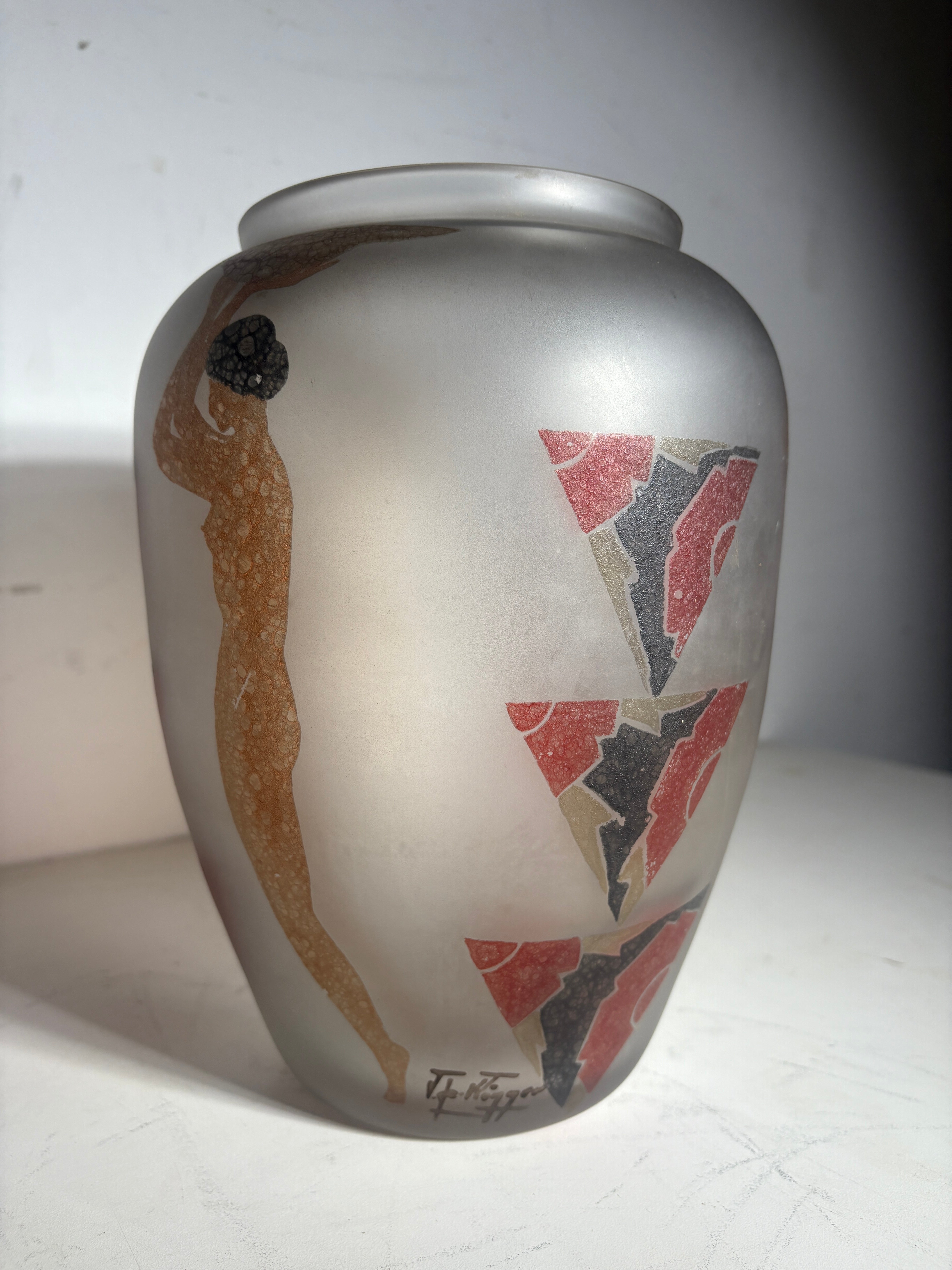 Art Deco vaas van Victor De Winner – Gesigneerd