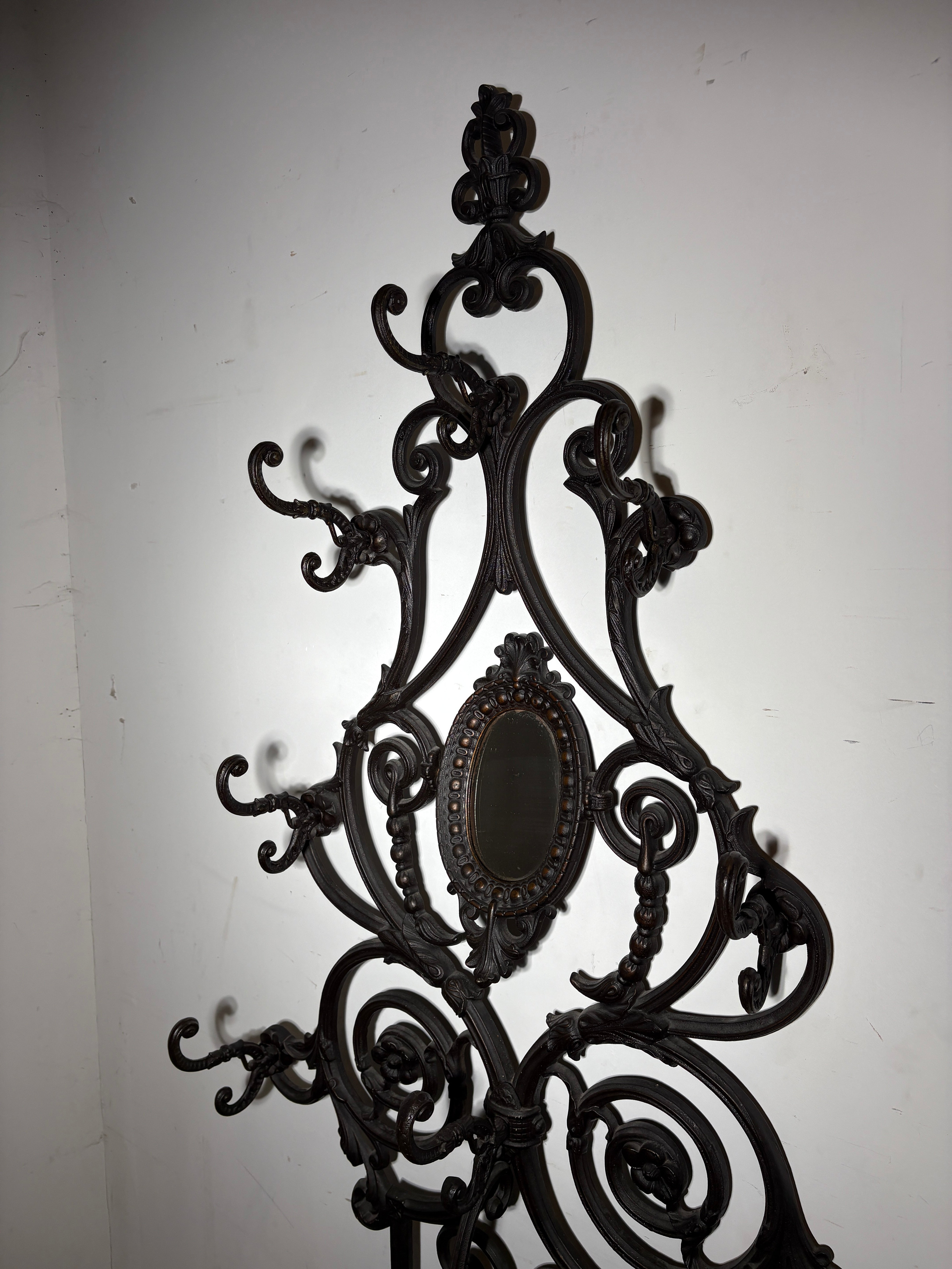 Porte Manteau Cast Iron