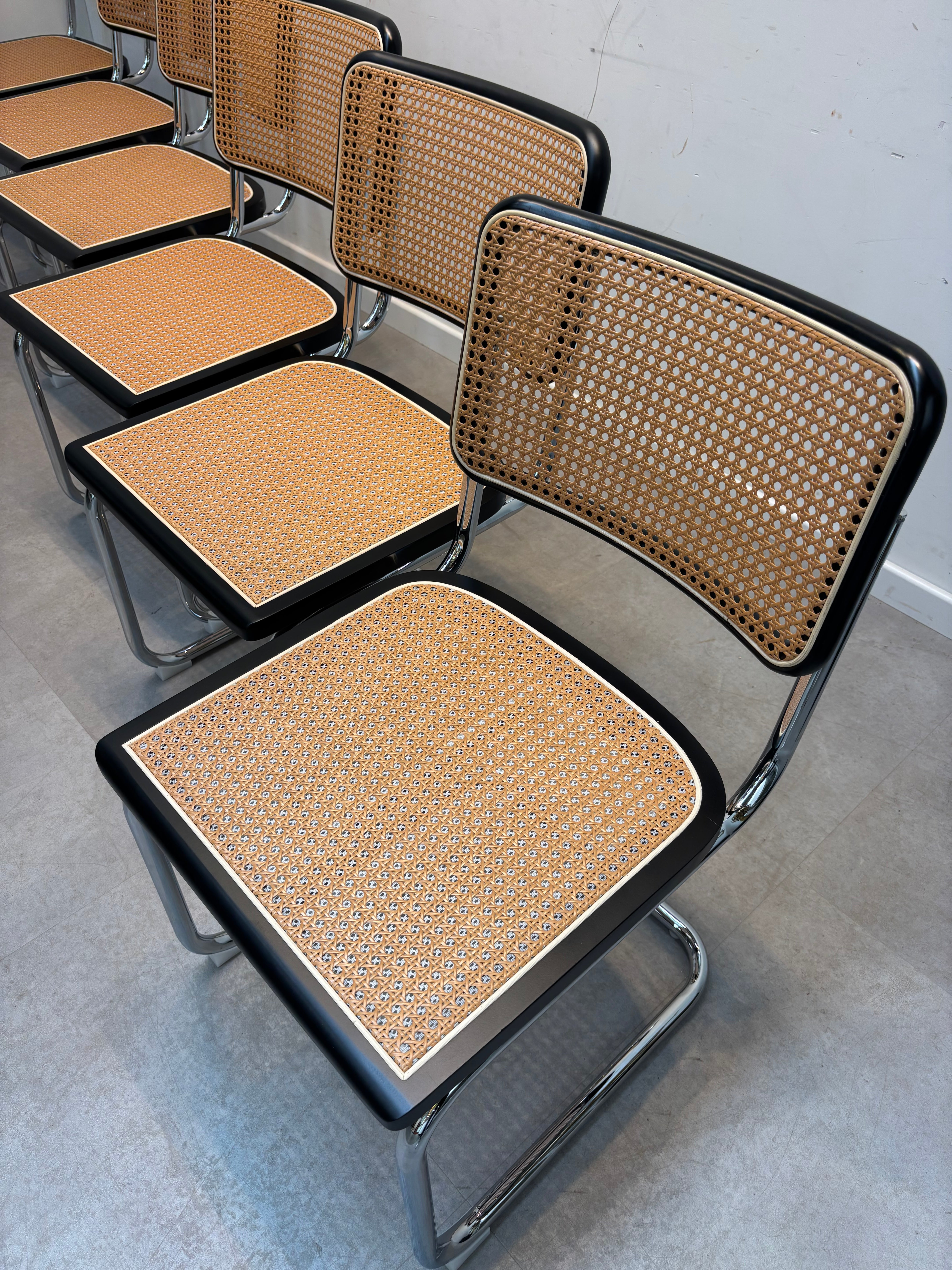 S-Chair Black Chrome