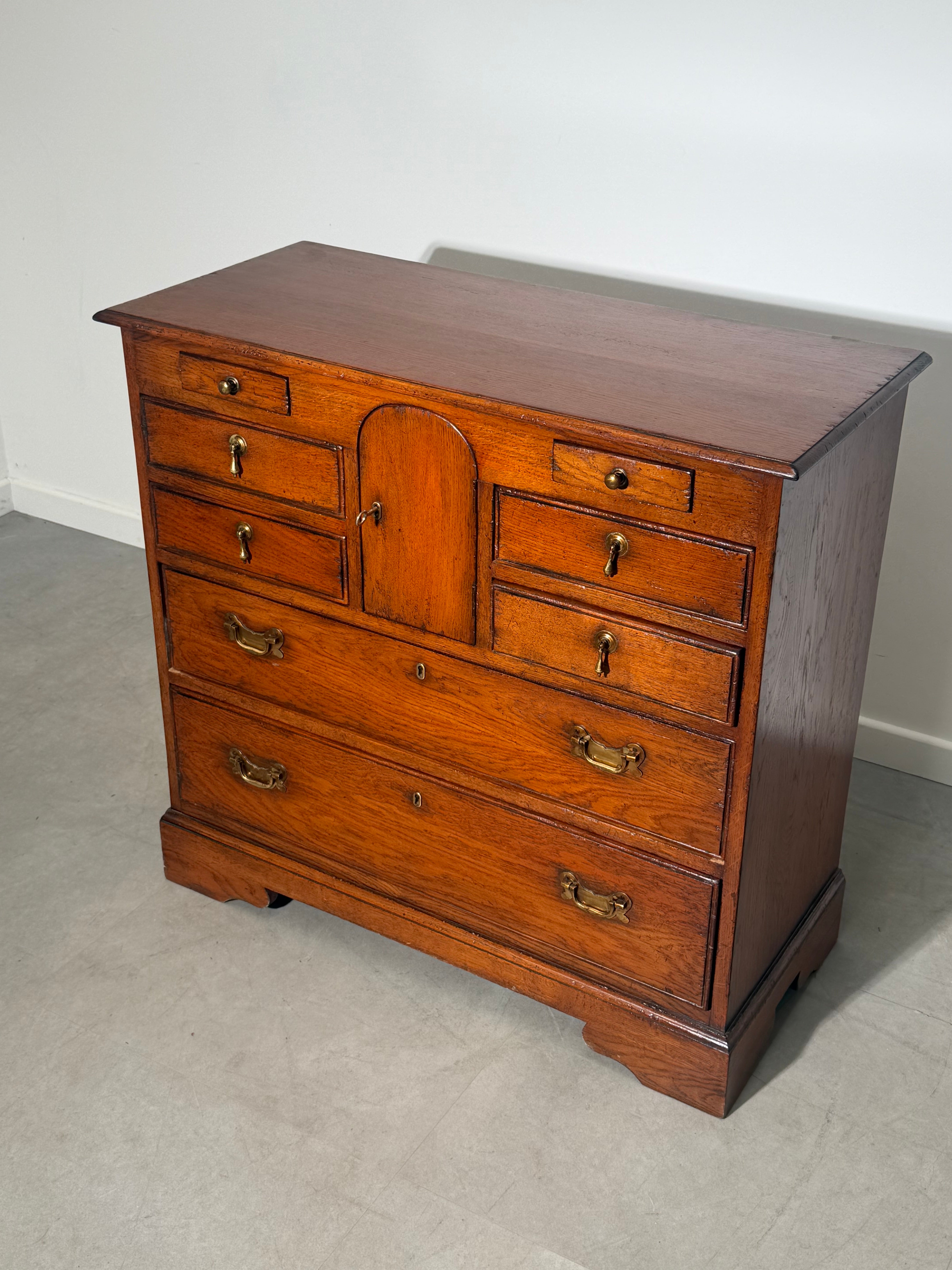 Chest of drawers - Antique Collection