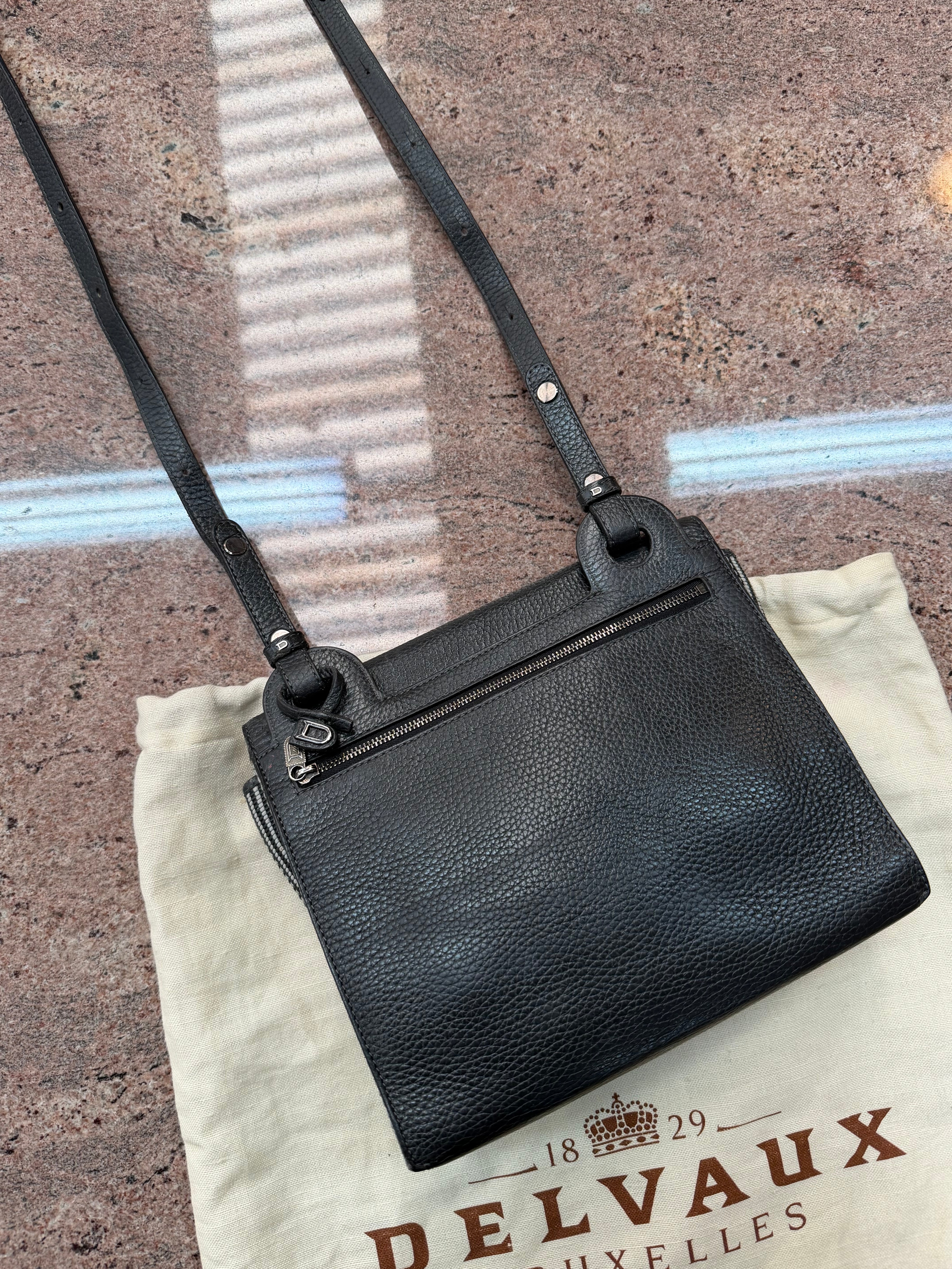 Vintage Delvaux Grillon Crossbody Bag – Toile de Cuir & Black Leather – 24 × 20 cm – With Dustbag