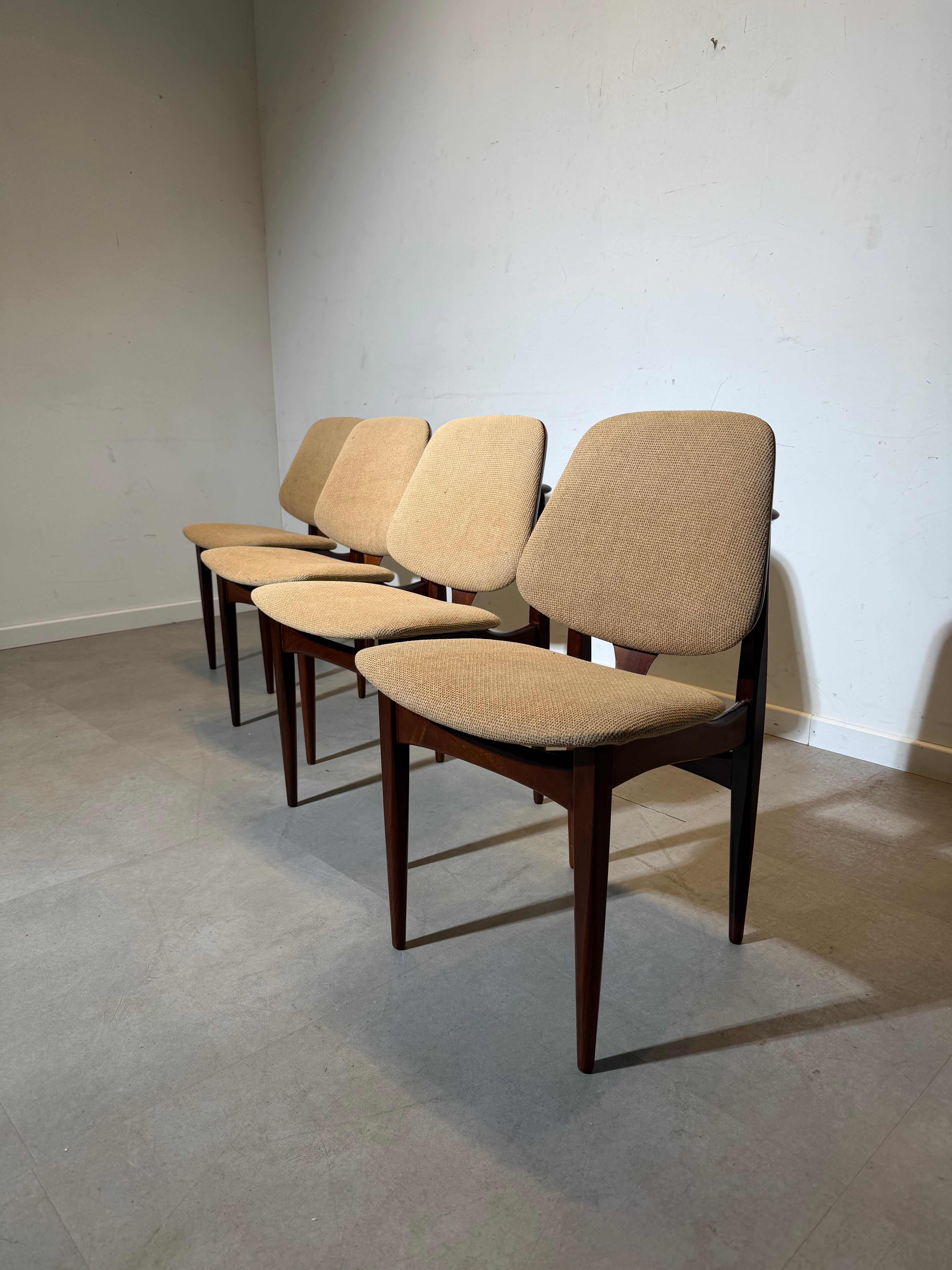 Elliotts de Newbury – Ensemble de 4 chaises de salle à manger en teck (années 1960)
