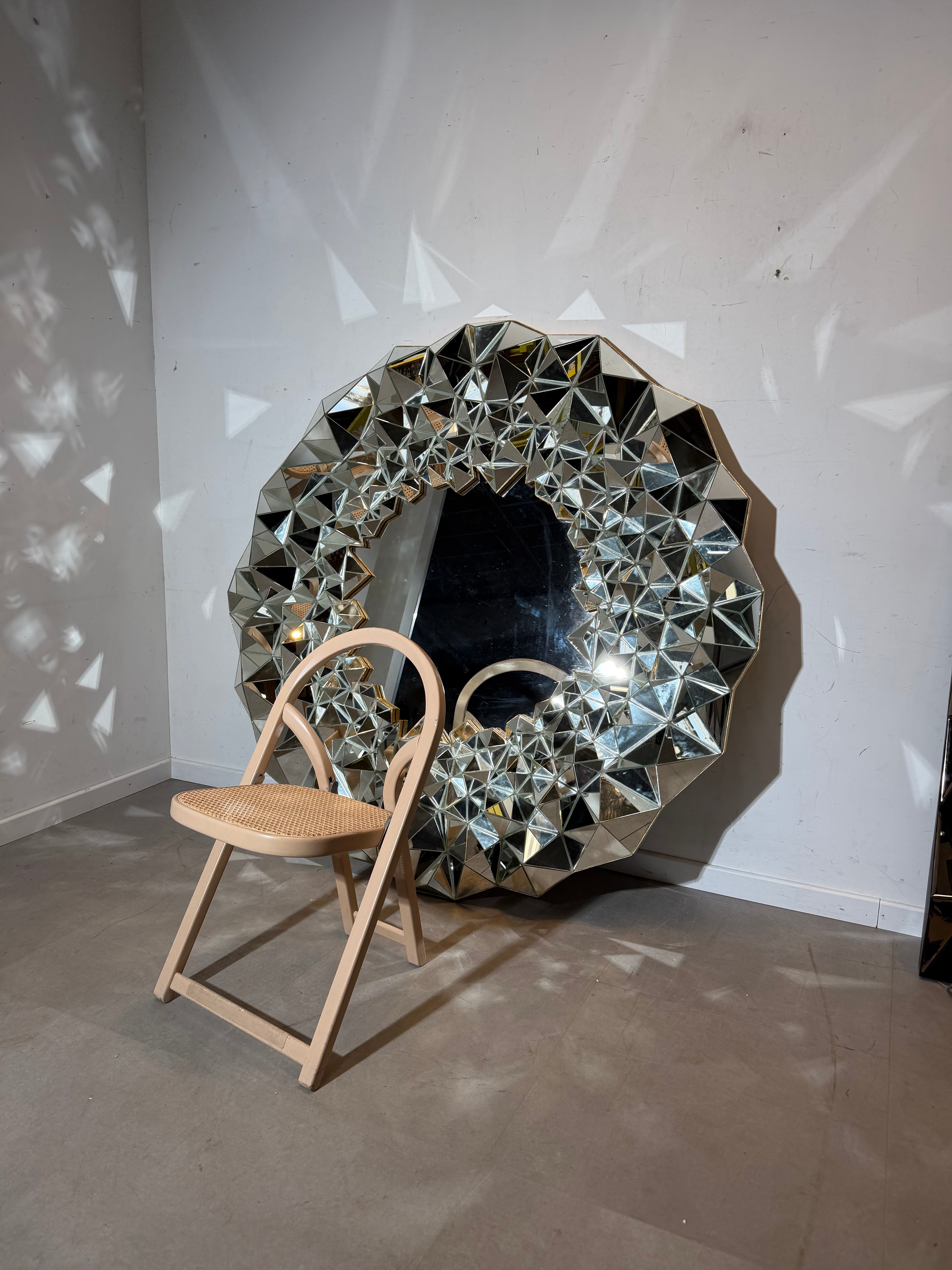 XL Faceted Sunburst Mirror – Sculptural Prism Mirror – Ø 160 cm