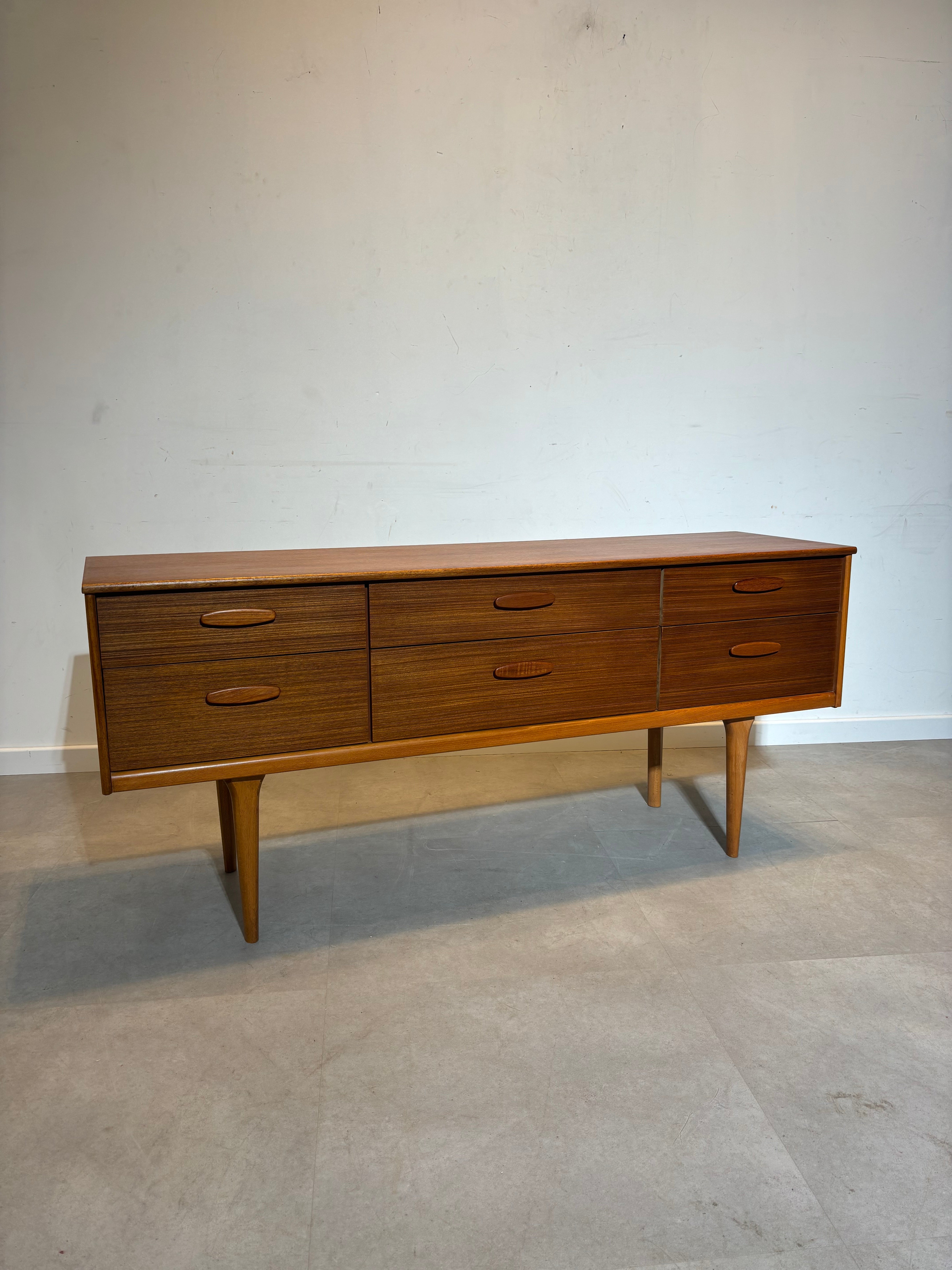 Vintage teak sideboard with 6 drawers “Jentique”