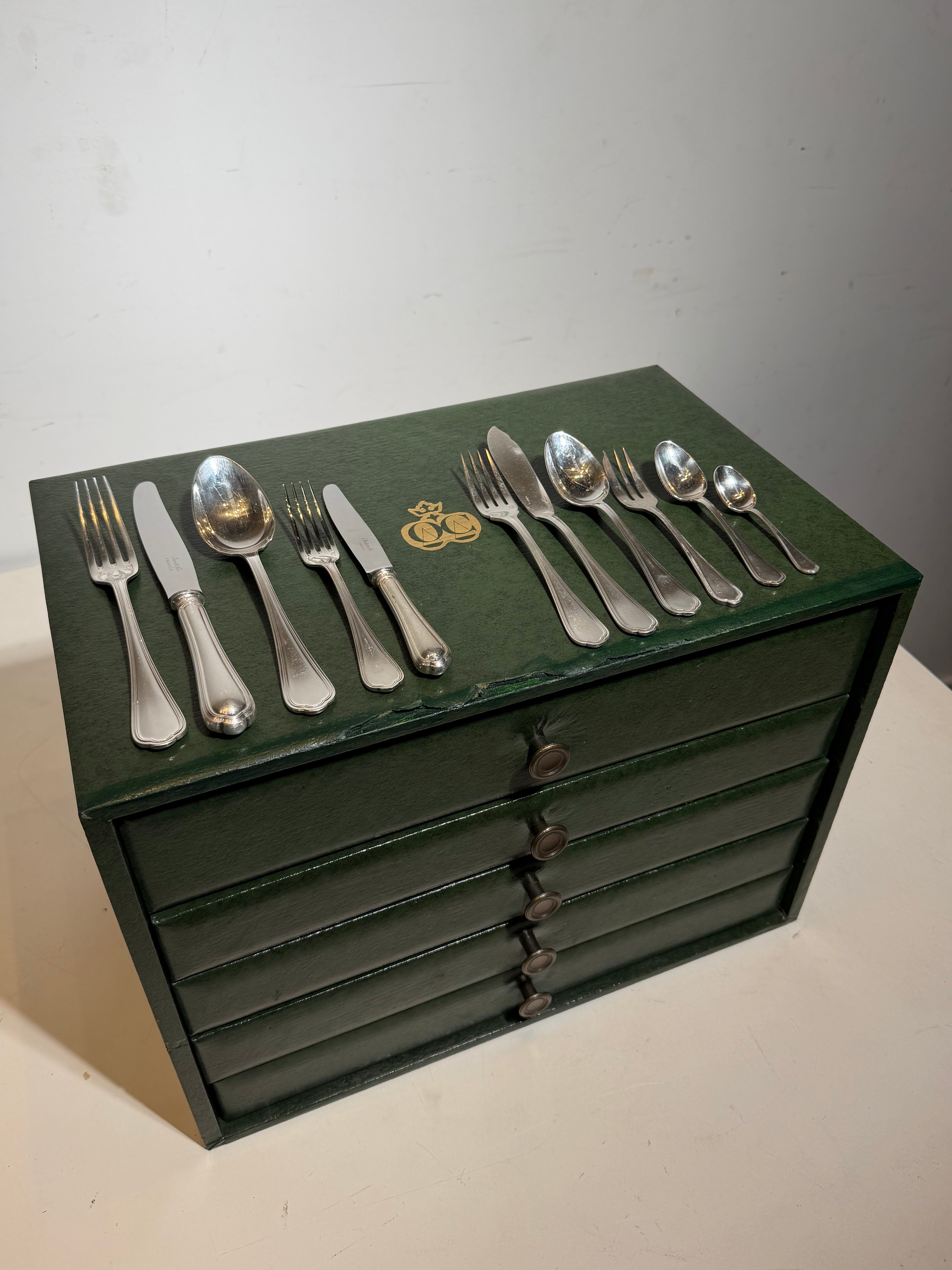 Christofle “Spatours” verzilverd bestekset – 144 stuks
 met originele anti-oxidatie opbergkist