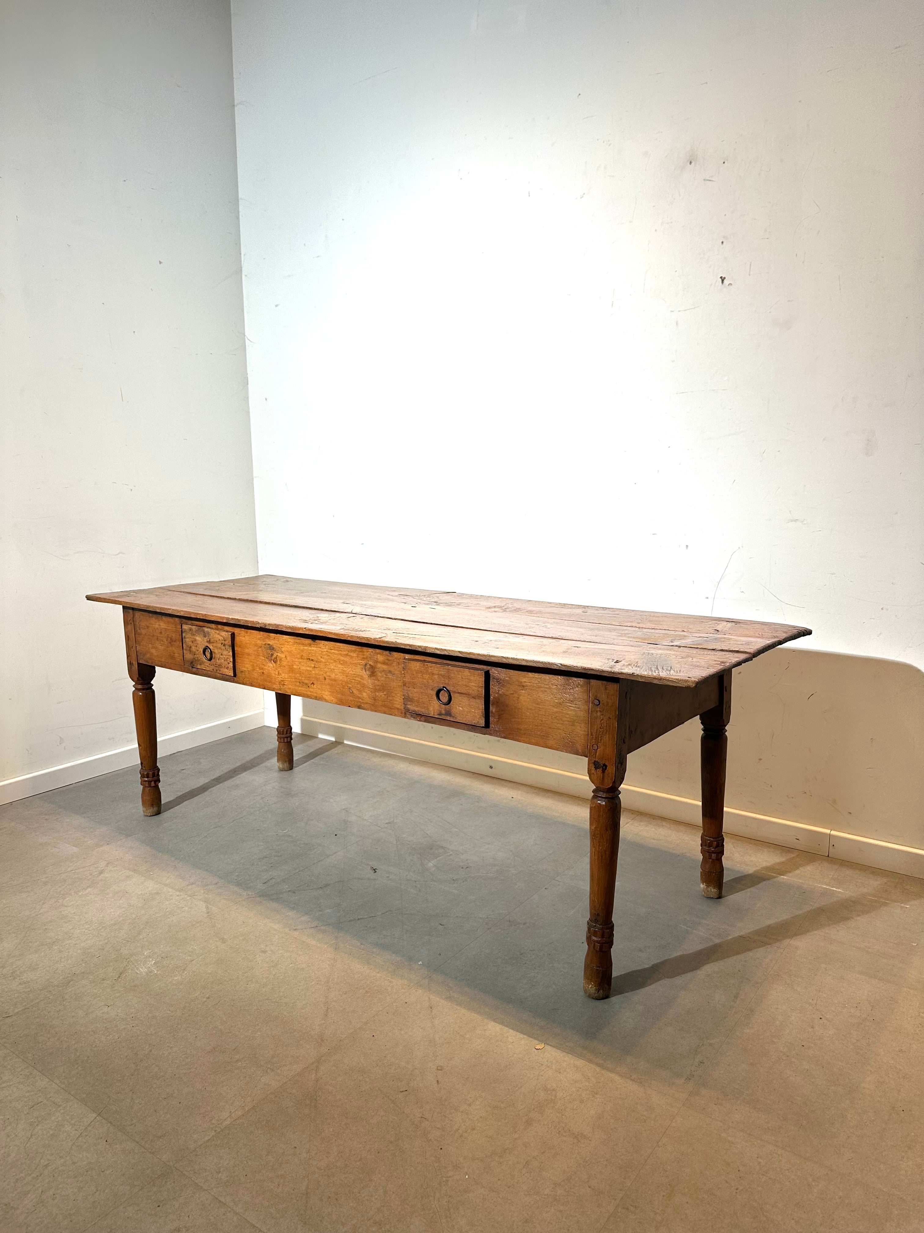 Table de ferme française ancienne