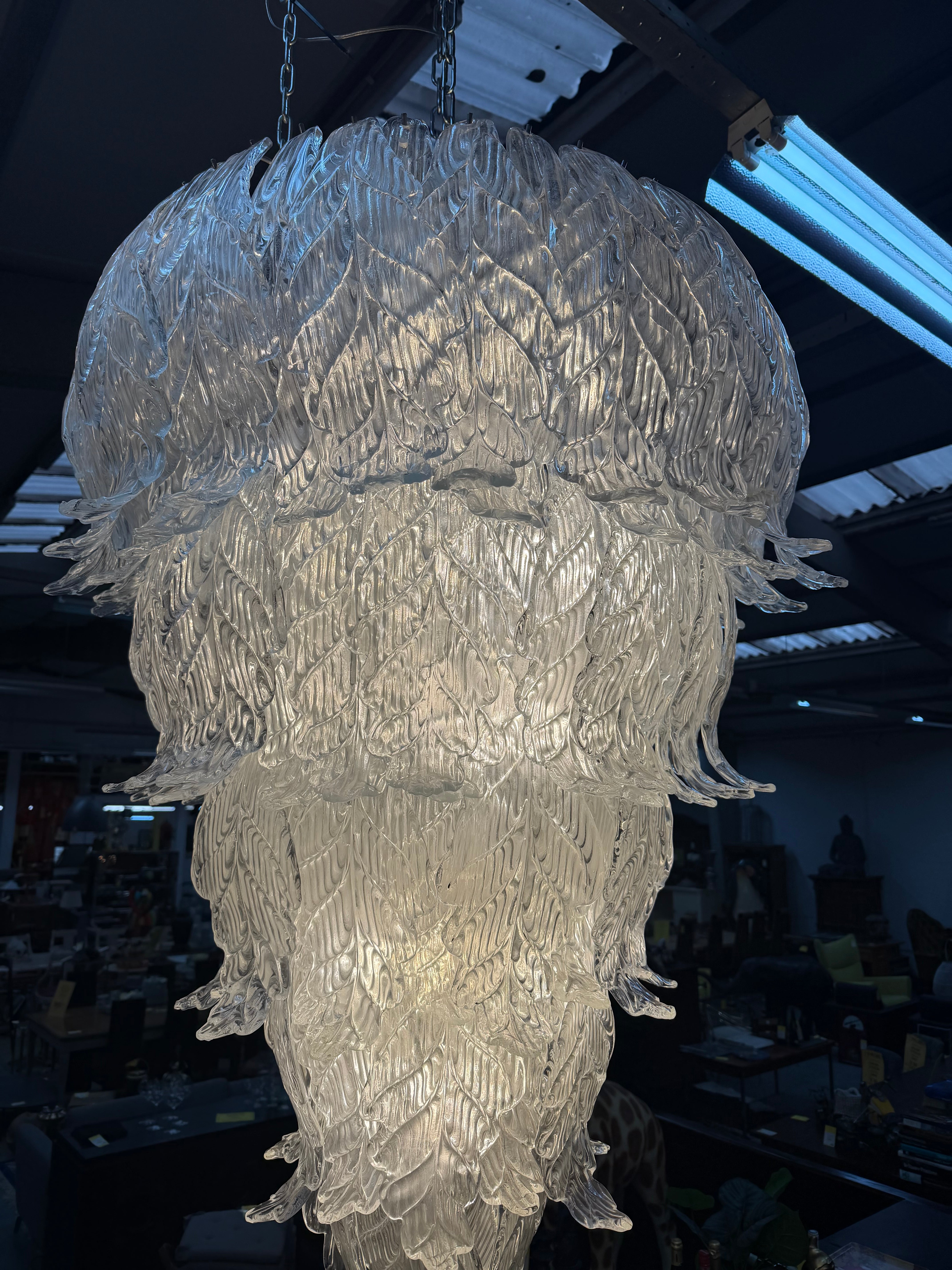 Lustre XL en verre de Murano à motif de feuilles — années 1980