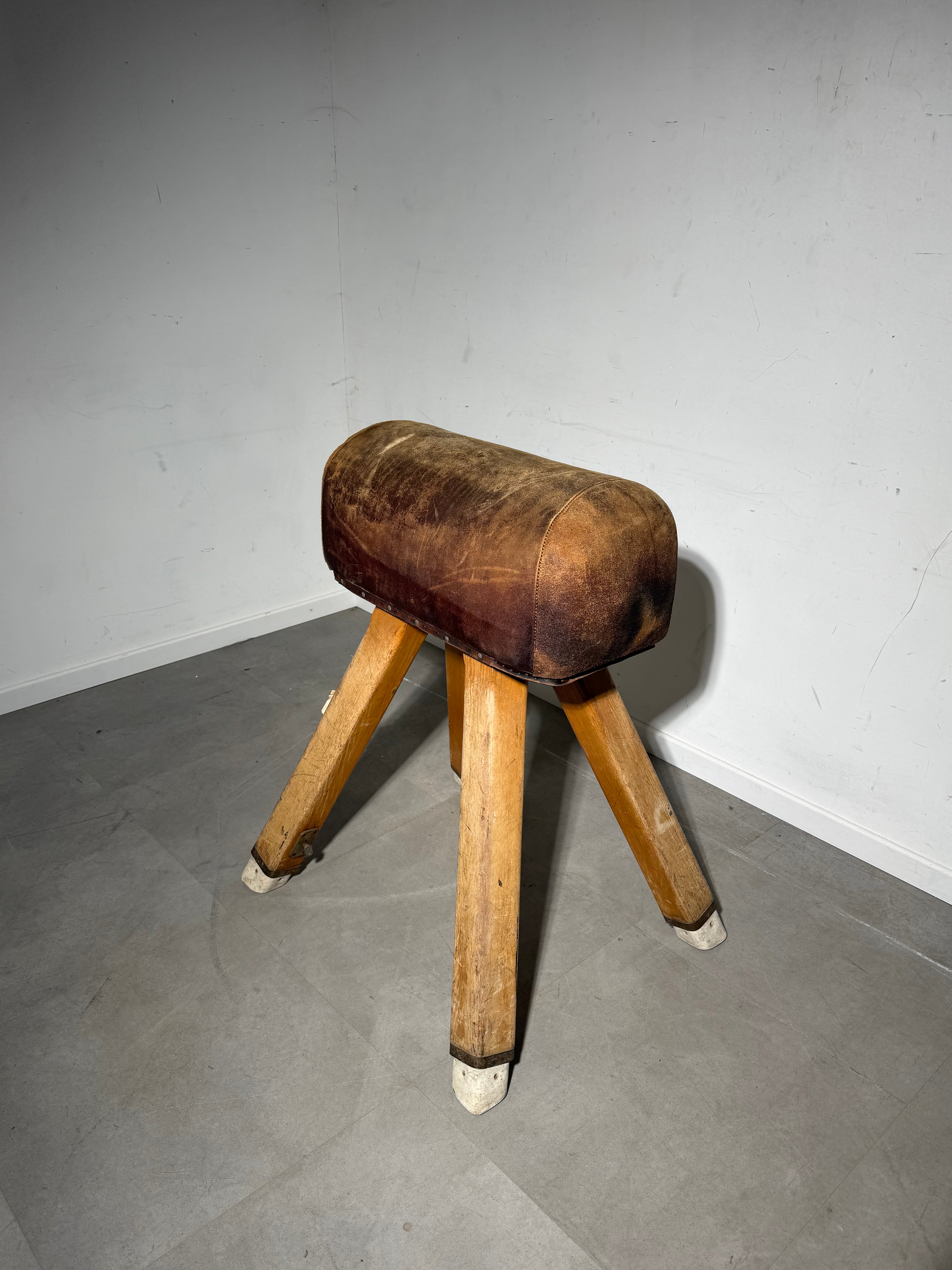 Vintage Leather Gym Horse – Authentic Sports Equipment