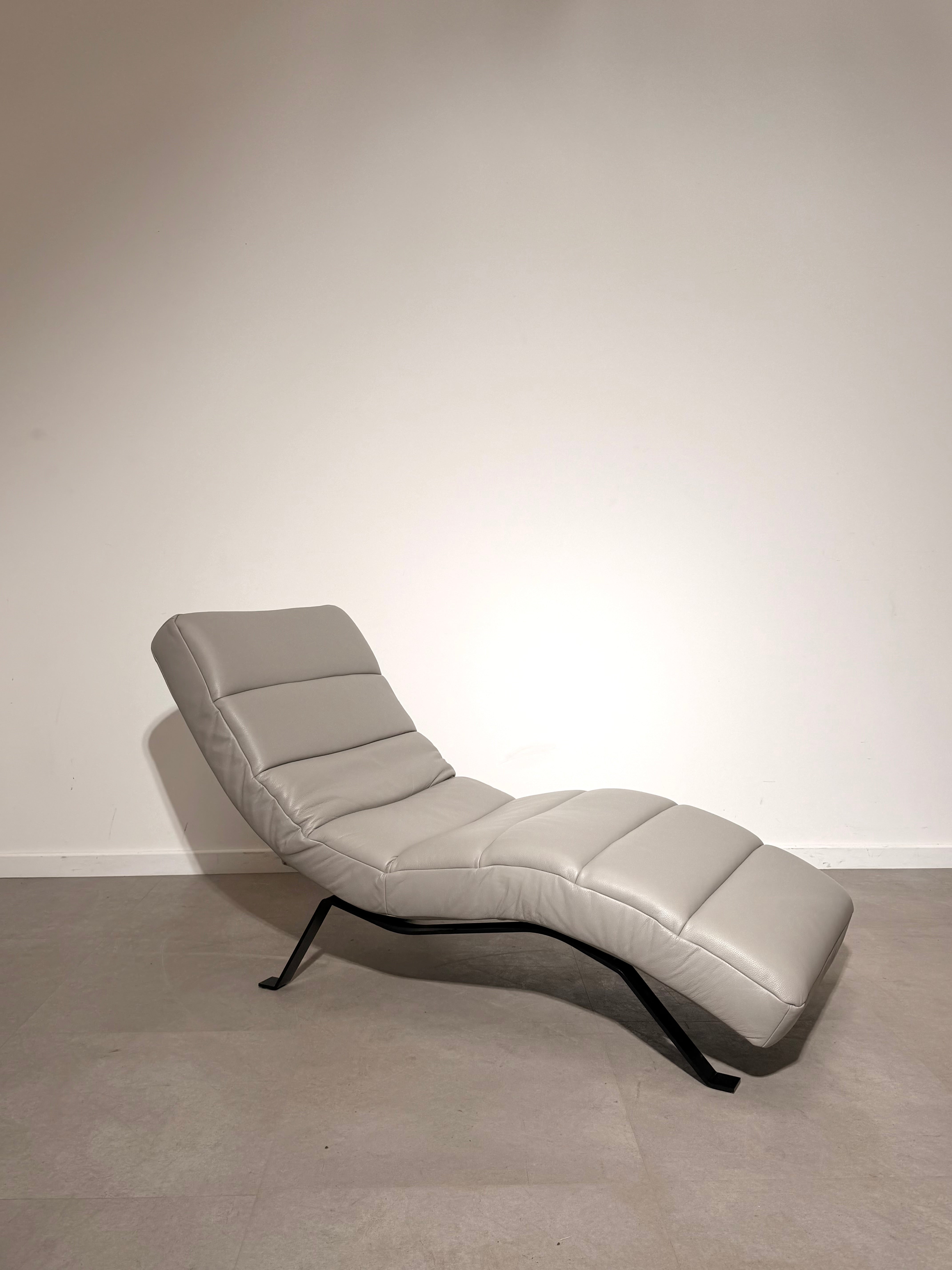 Modern Leather Chaise Lounge