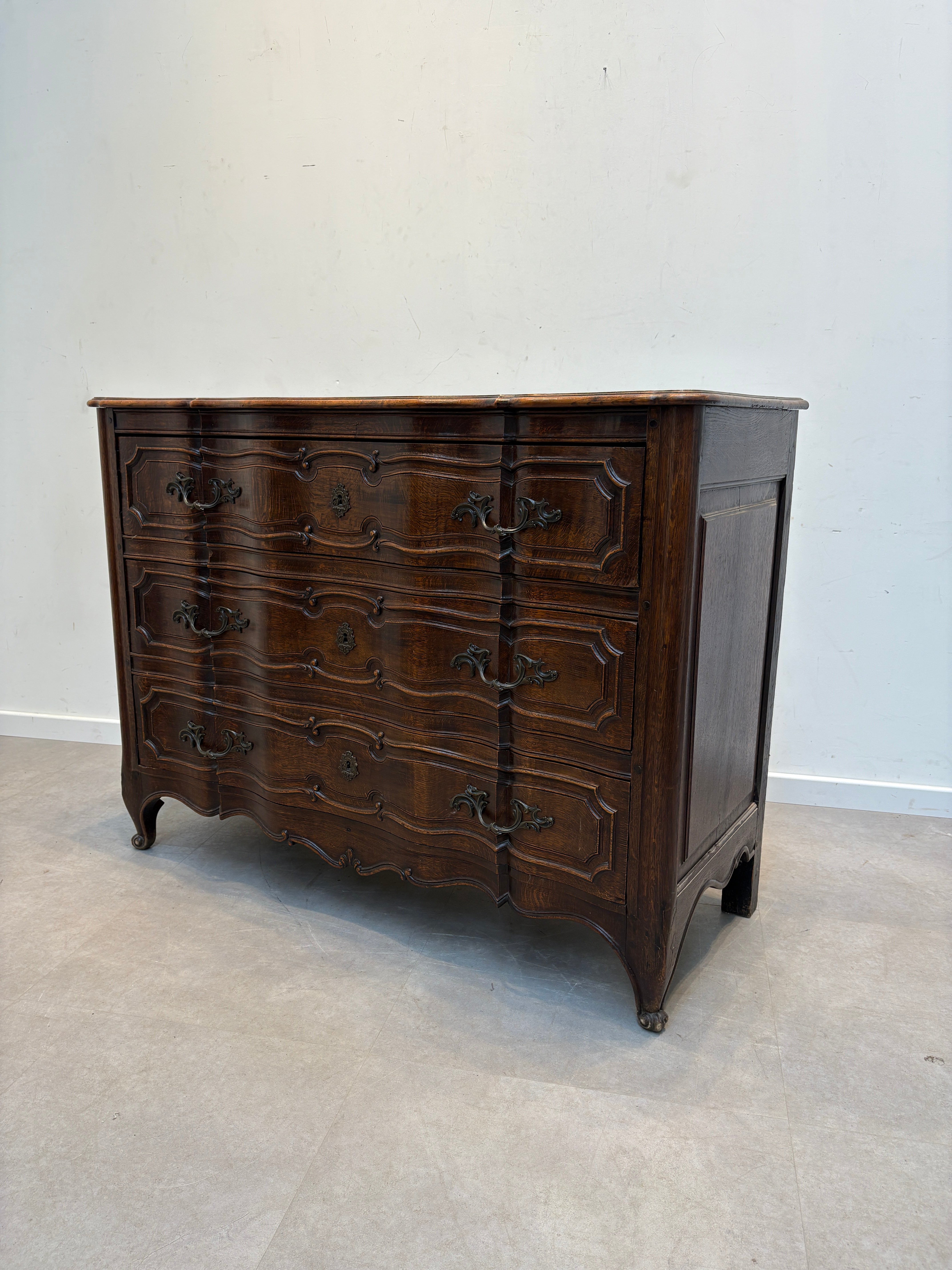 Commode ancienne à 3 tiroirs