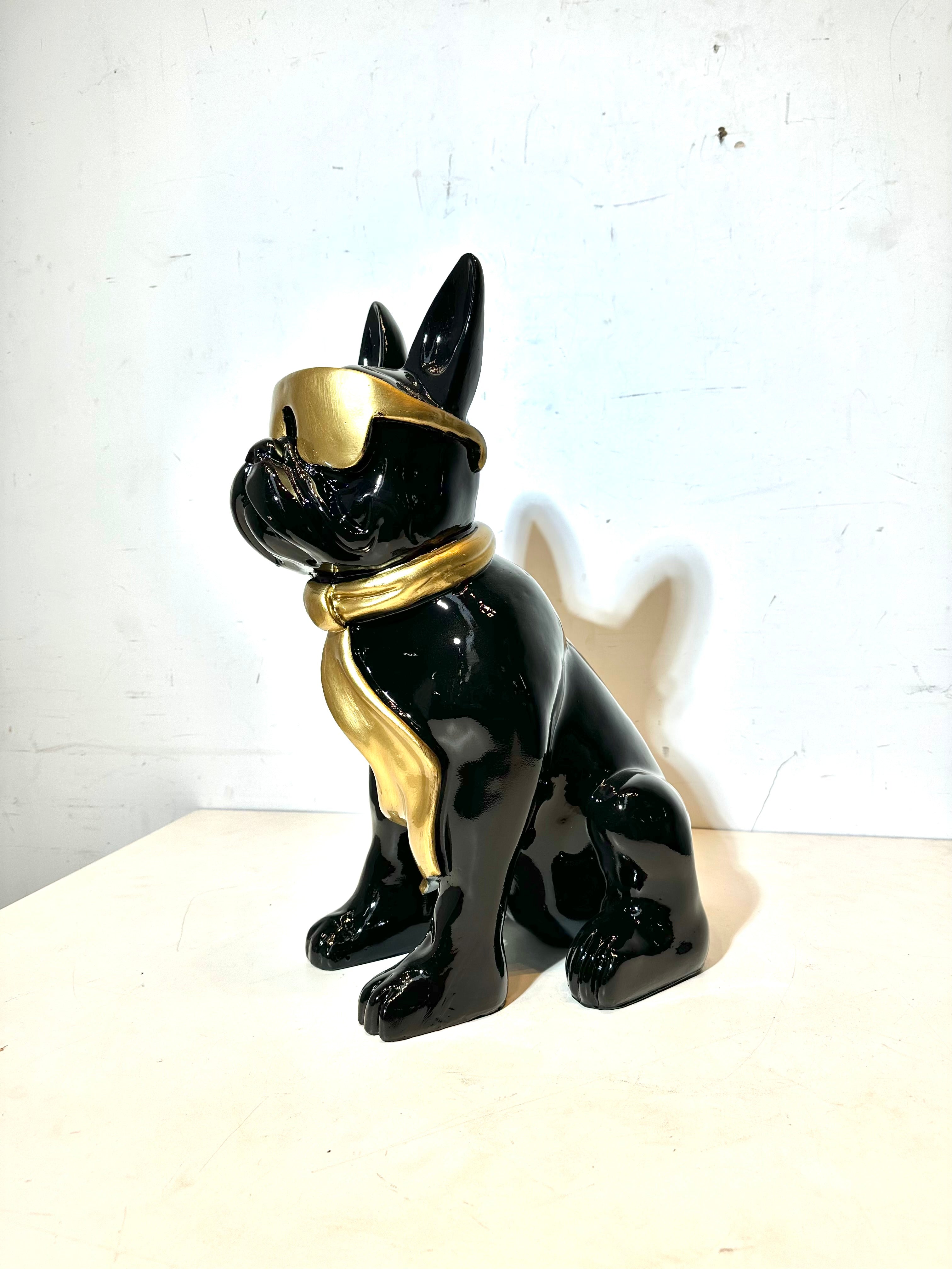 Sculpture de bouledogue moderne — Design en plastique noir et or