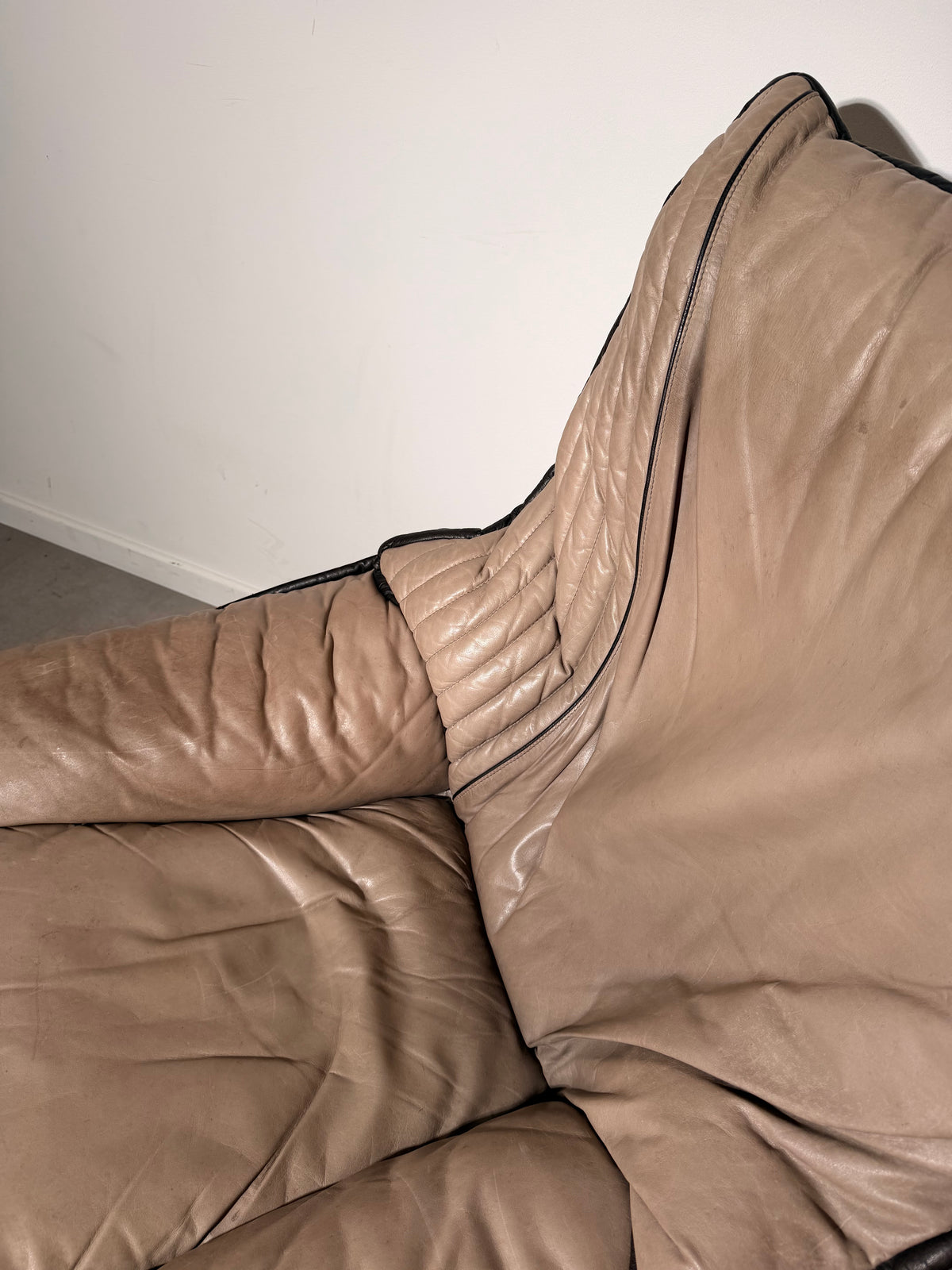 Vintage Leather Swivel Lounge Chair