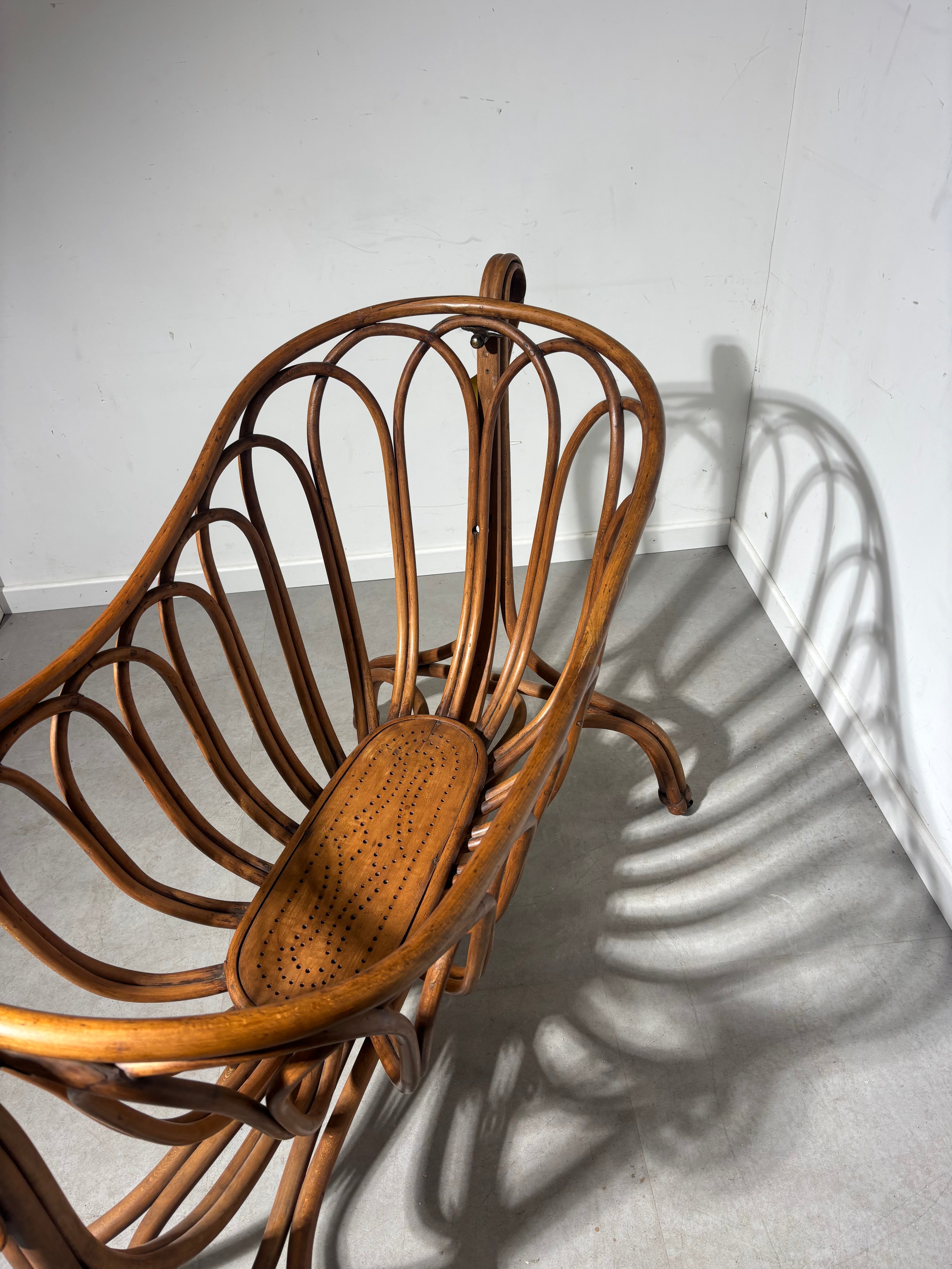 Berceau/lit de jour en bois courbé de style Thonet – XXe siècle