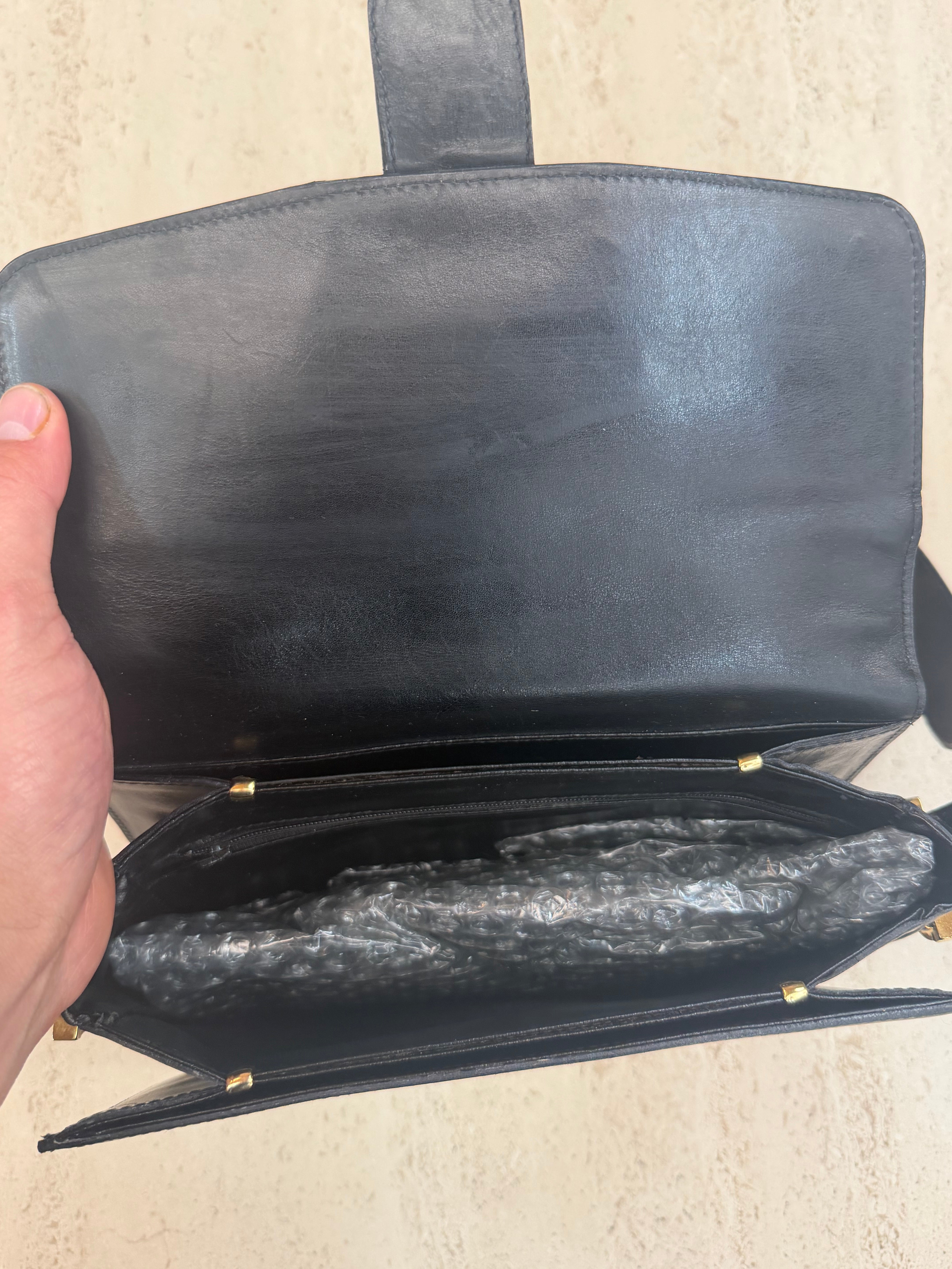 Vintage Leather Crossbody Bag Black with “H” Buckle – 25 x 20 cm