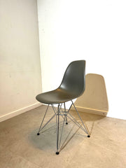 Vitra 705 DSR Side Chair on wire base