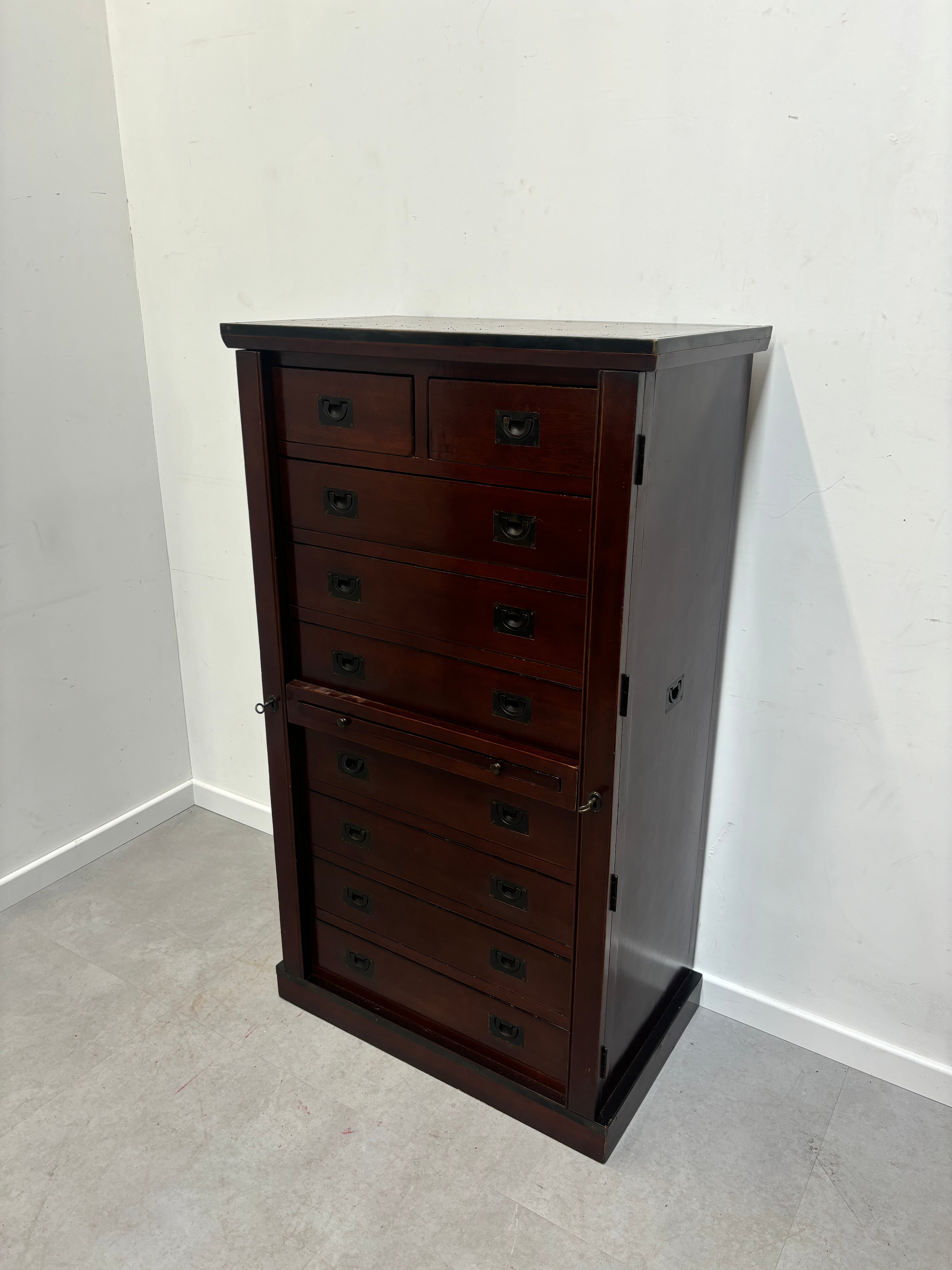 Chest of drawers mahogony