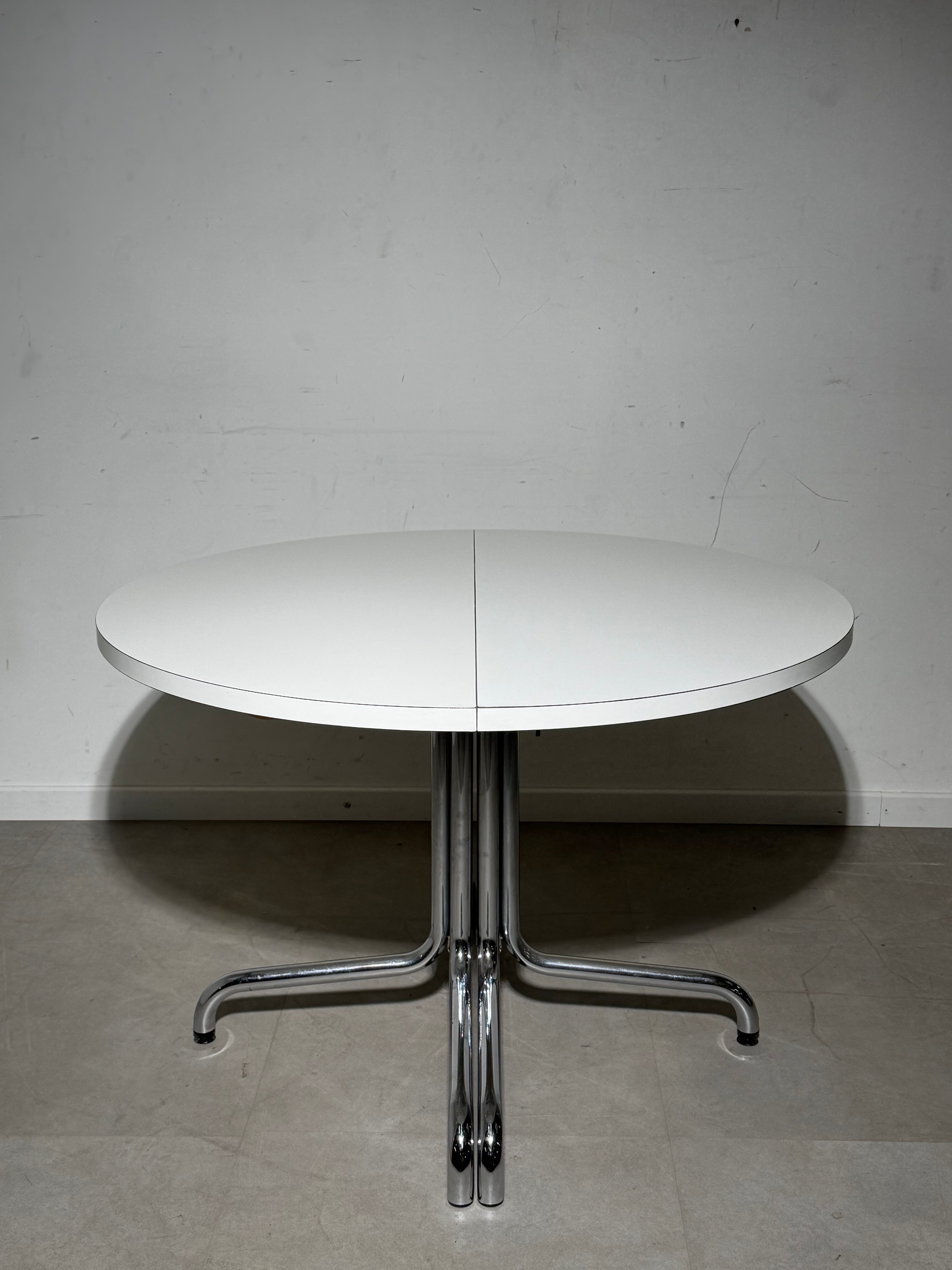 Table de salle à manger ronde extensible Thonet – Modèle S1052 (110–230 cm)