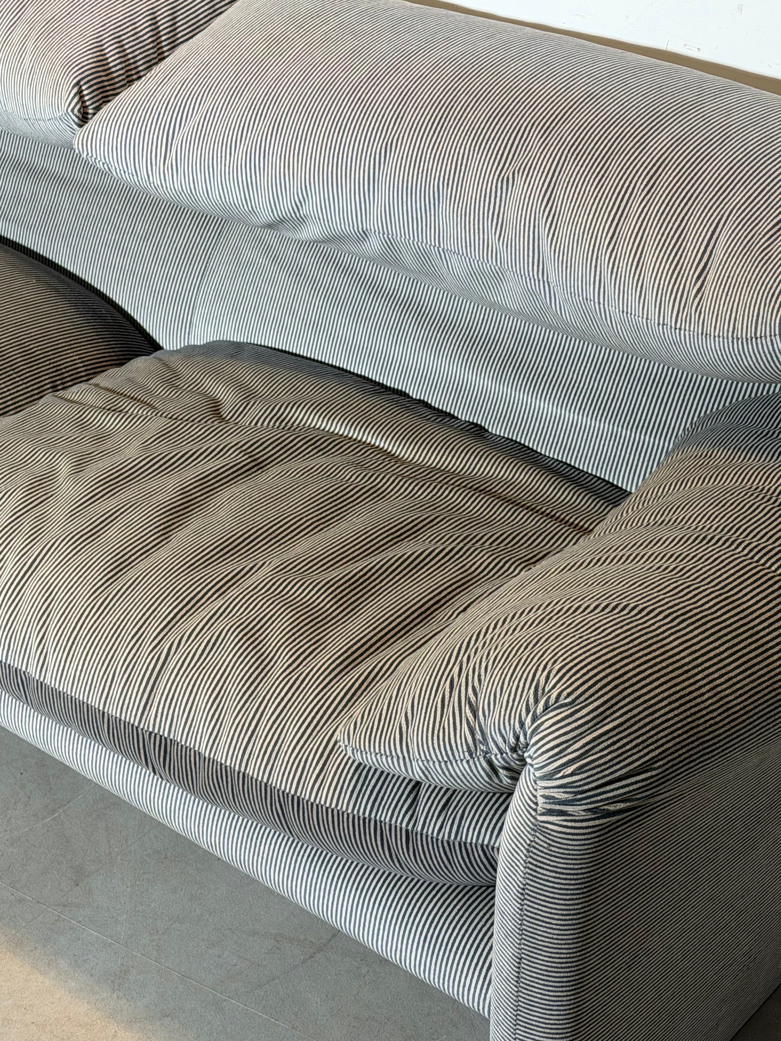 Cassina Maralunga sofa by Vico Magistretti
