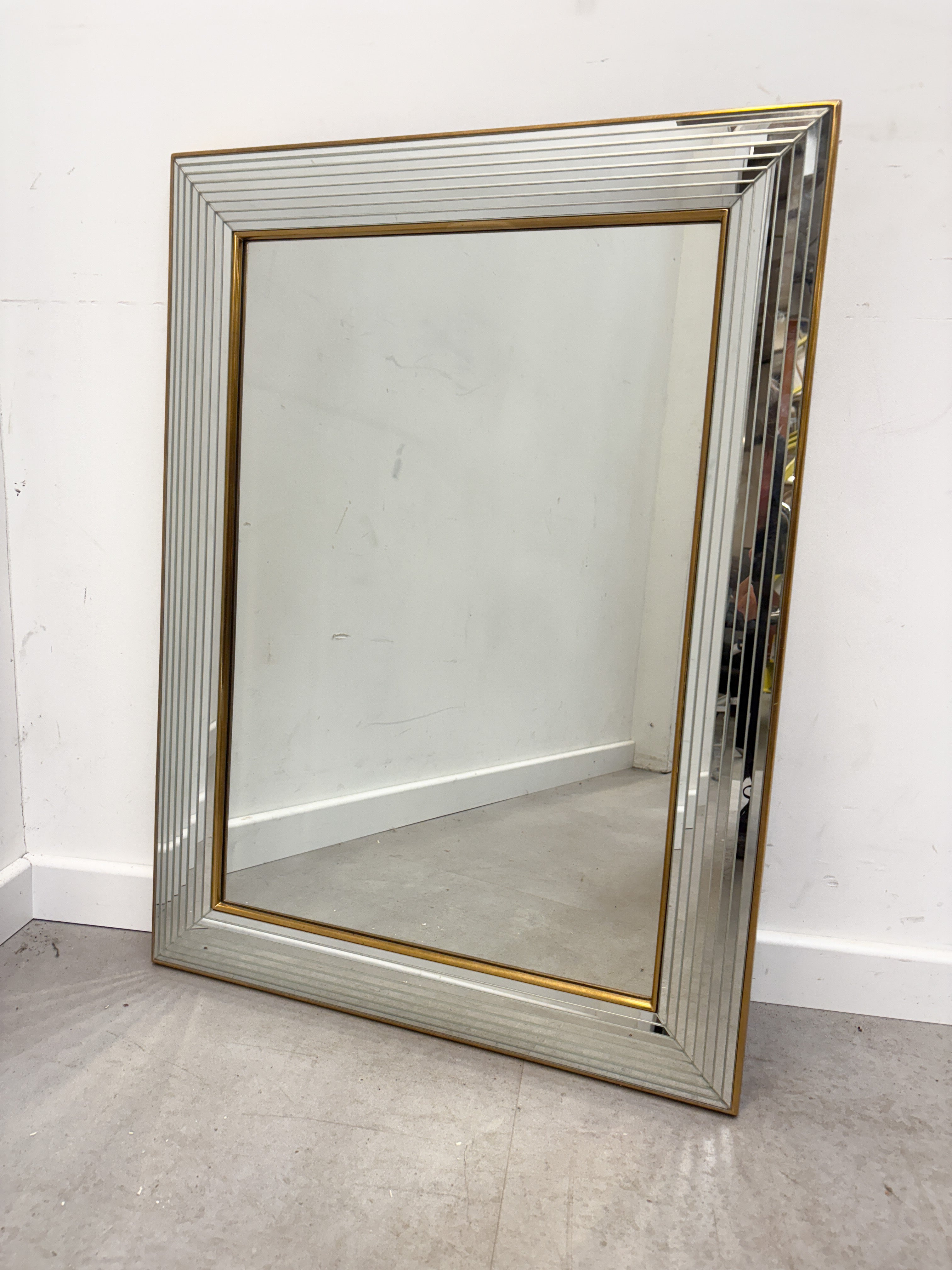 Mirror Deknudt Disco